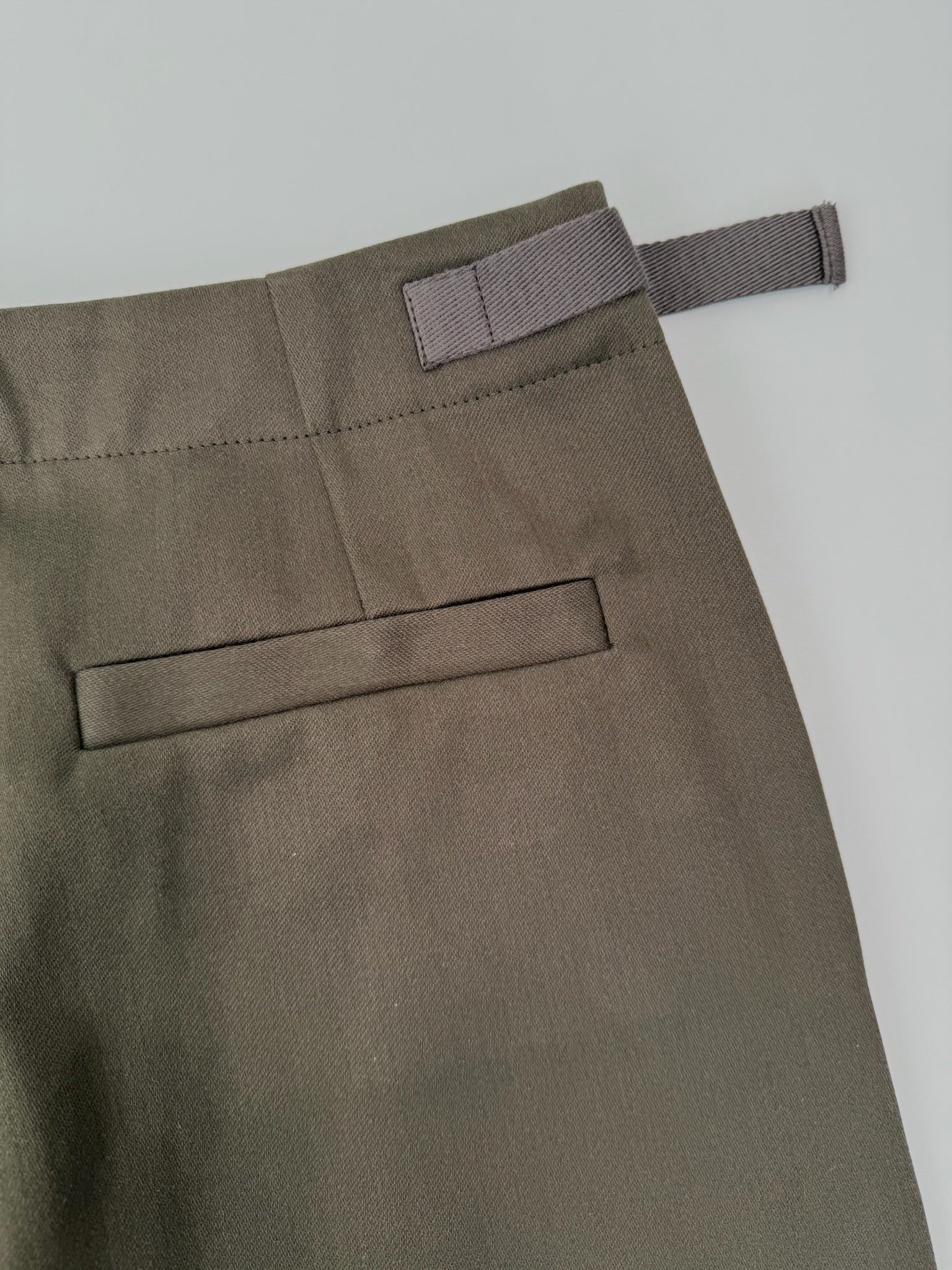 Pantaloni Marroni Con Dettagli A Fibbia