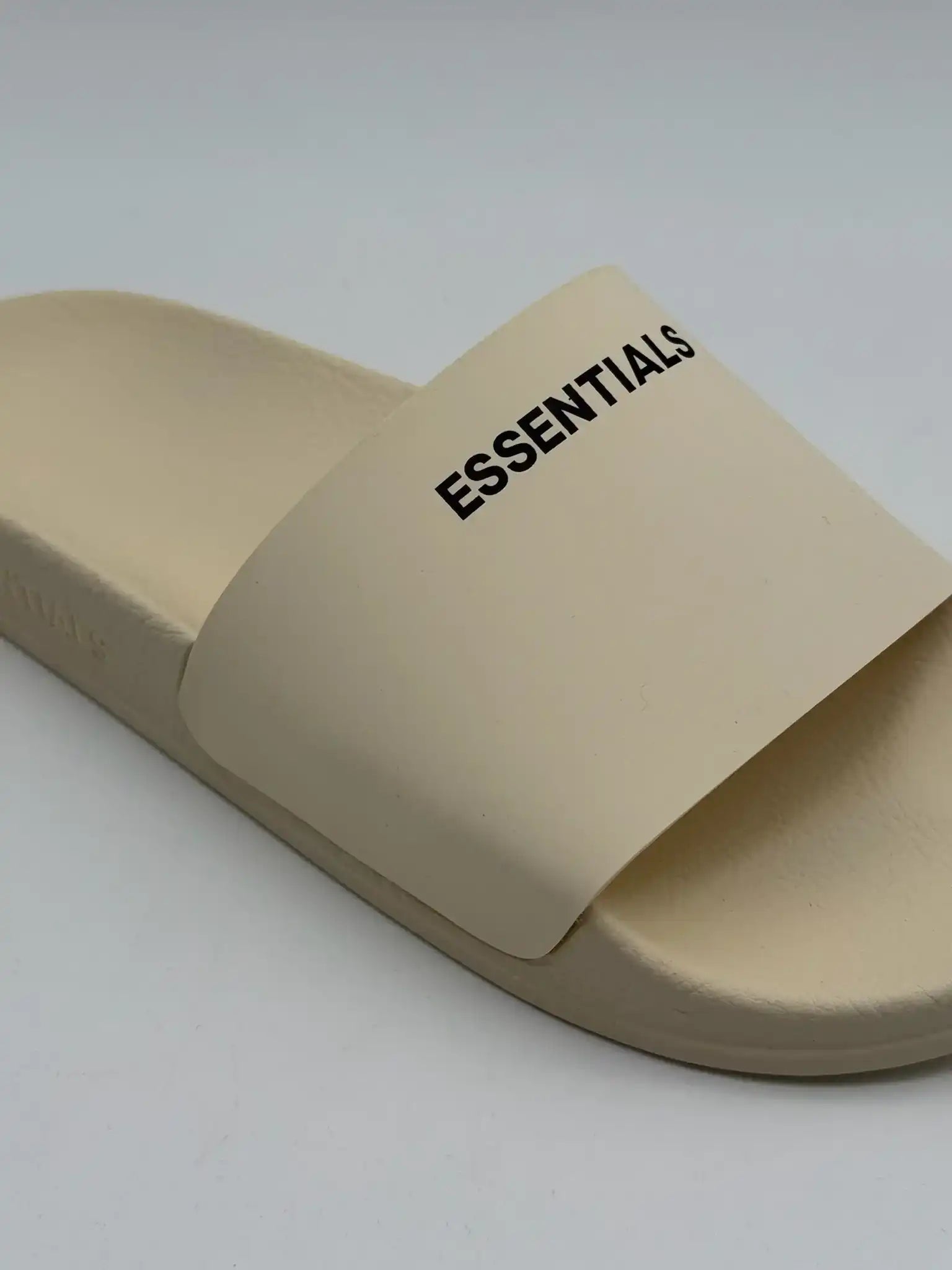 Ciabatte Essentials Slides Cream