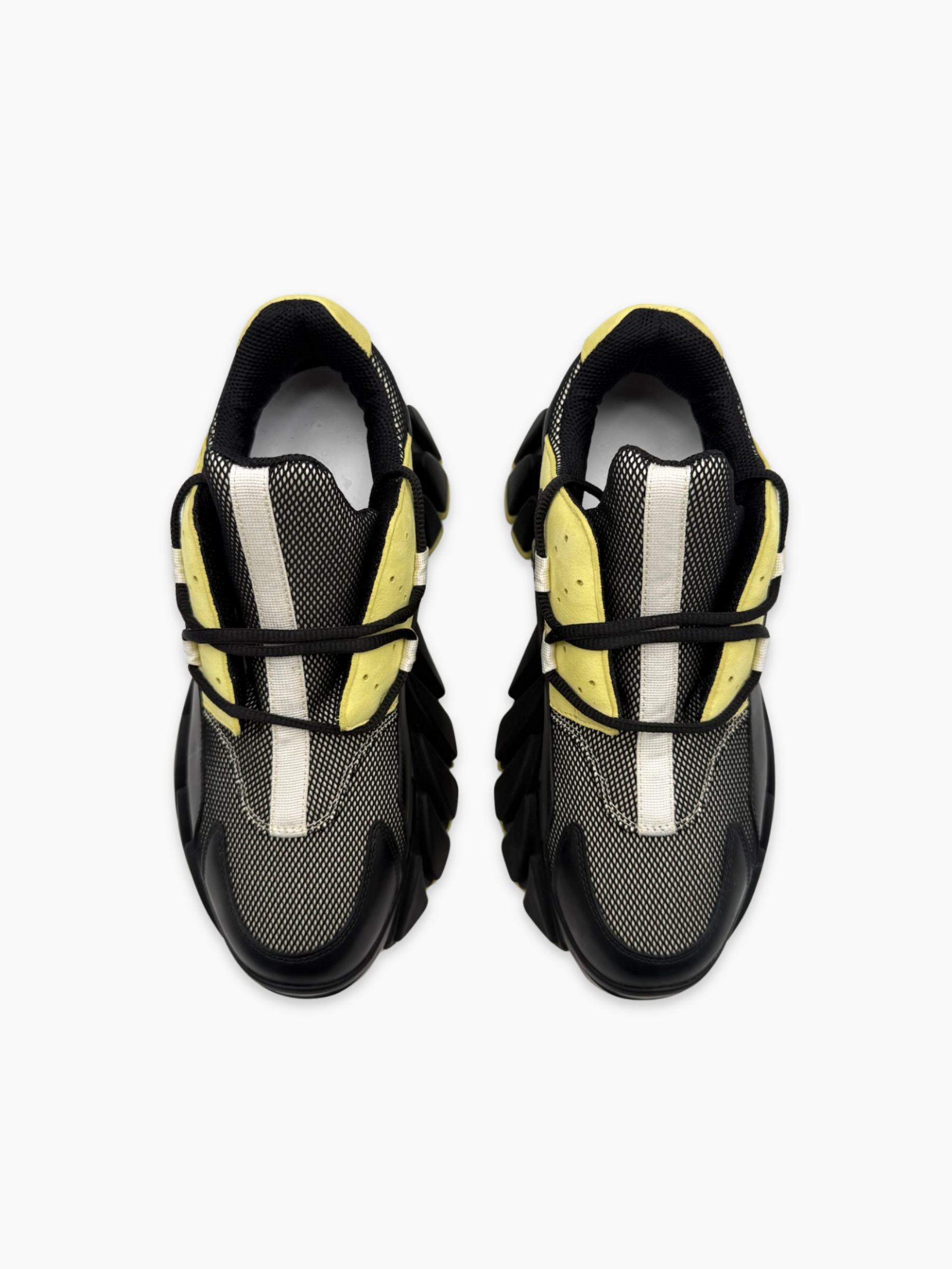 Sneakers Nere Con Dettagli Giallo Fluo