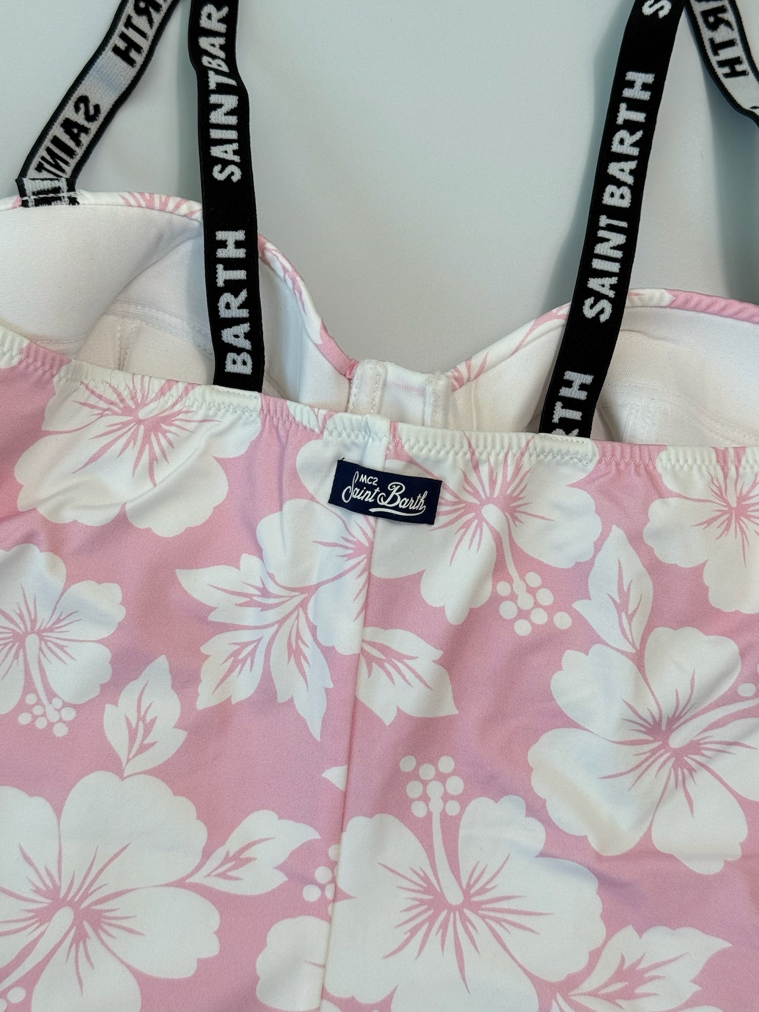 Costume Intero Brenda Rosa Con Fiori Bianchi E Spalline Logo