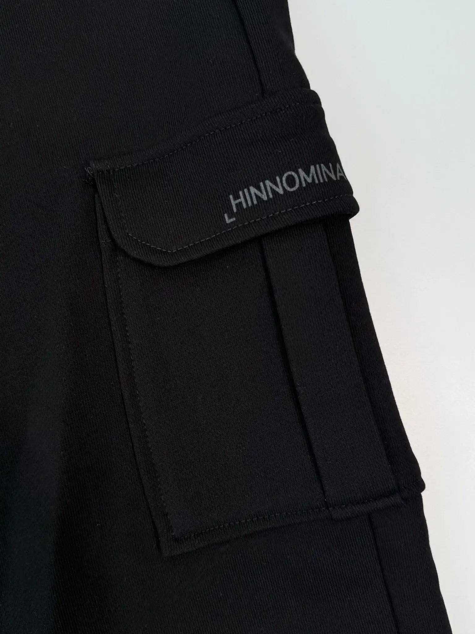 Pantaloni Con Tasche Laterali