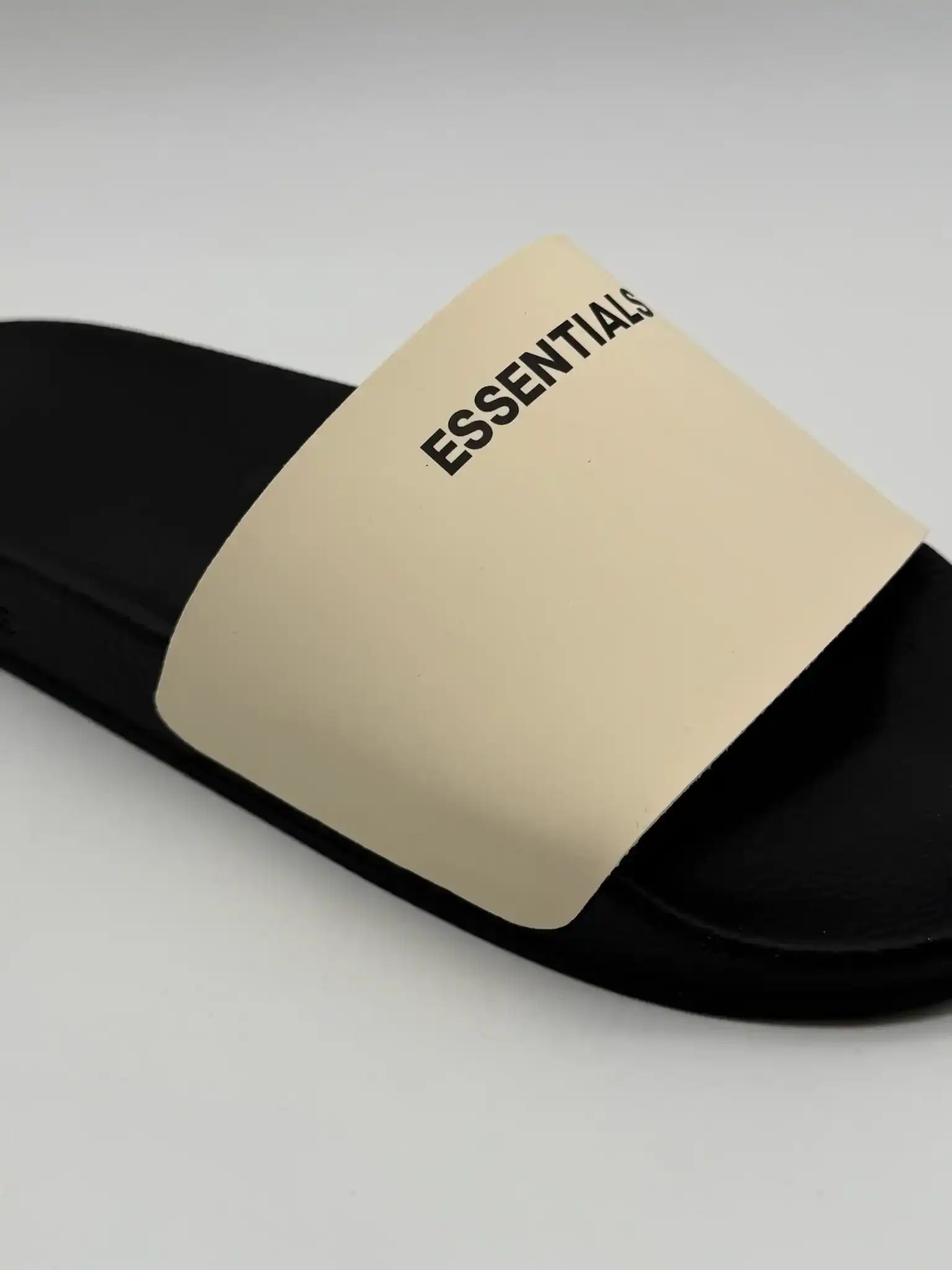Ciabatte Essentials Slides Cream