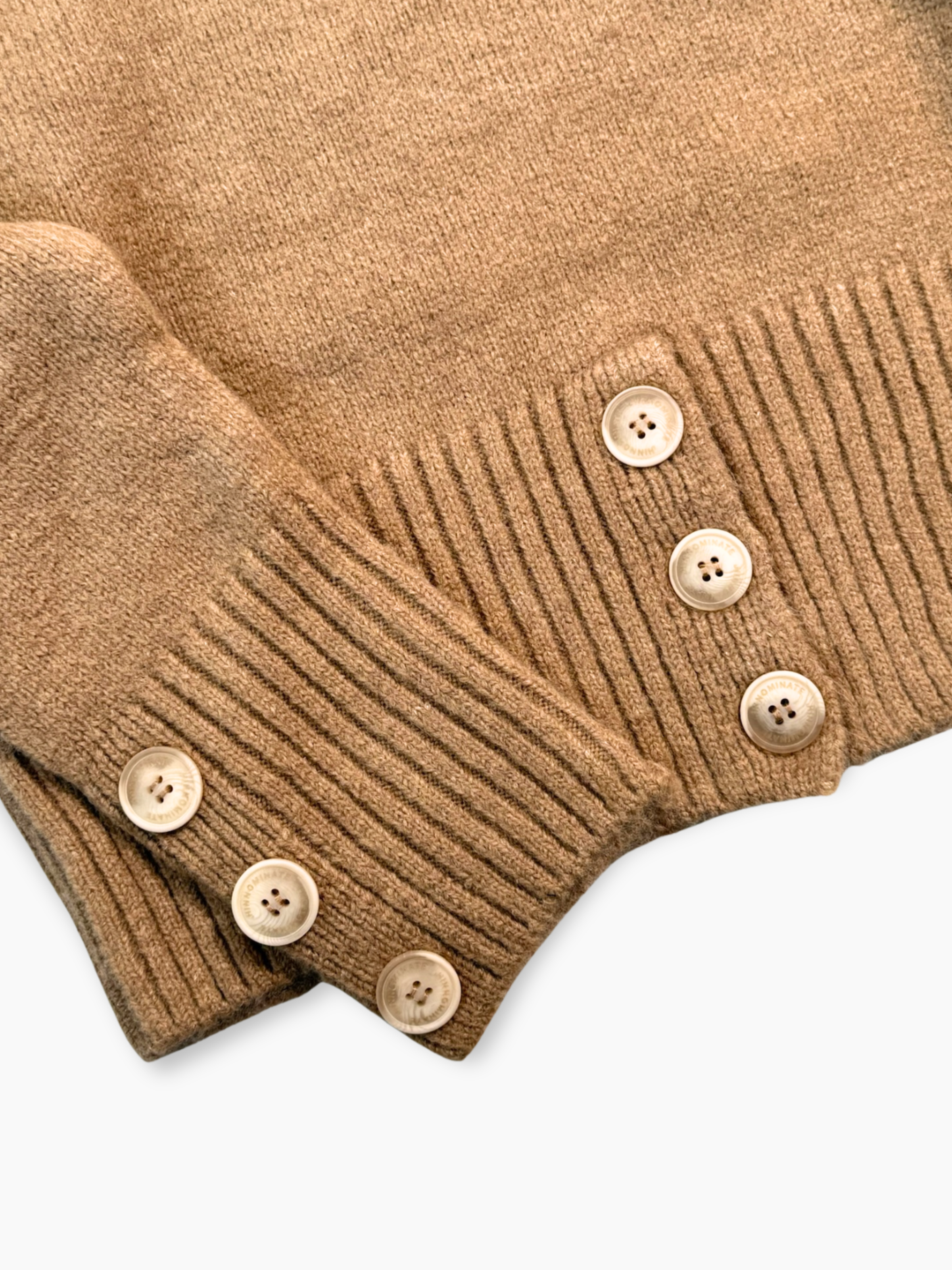 Maglia A Collo Alto Con Bottoni Nocciola