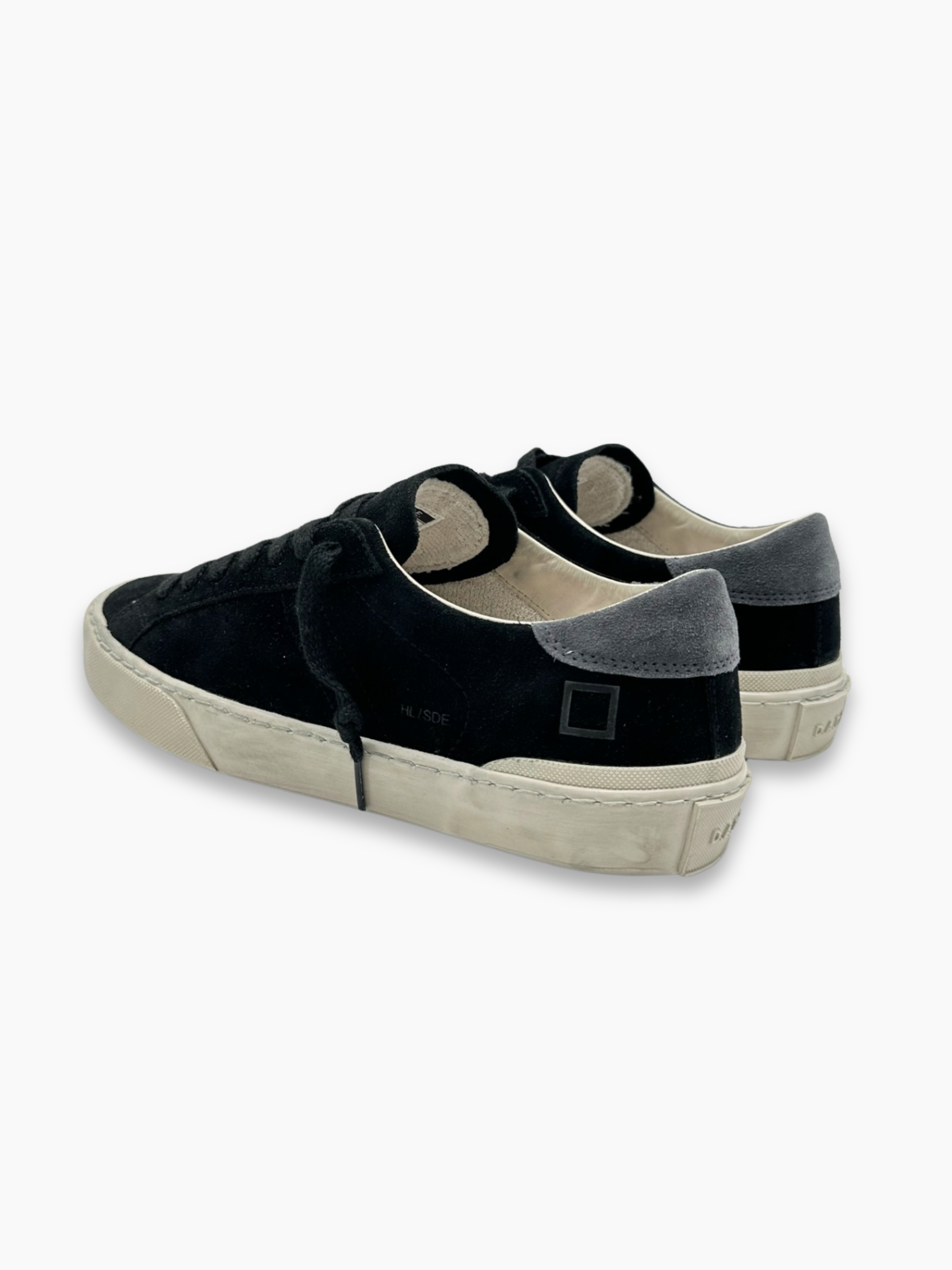 Sneakers Nere In Suede Con Dettagli Grigi