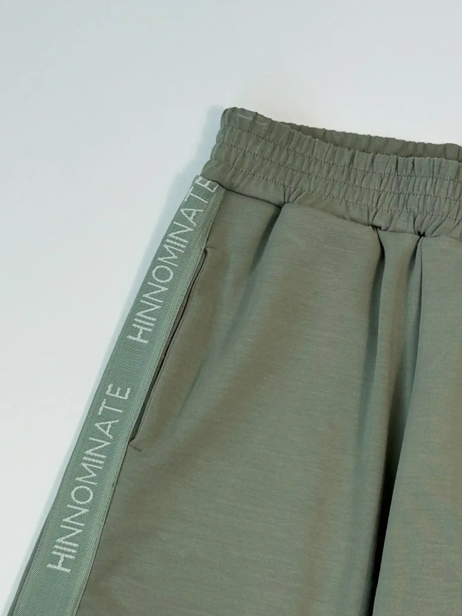 Pantaloni Salvia In Modal Over