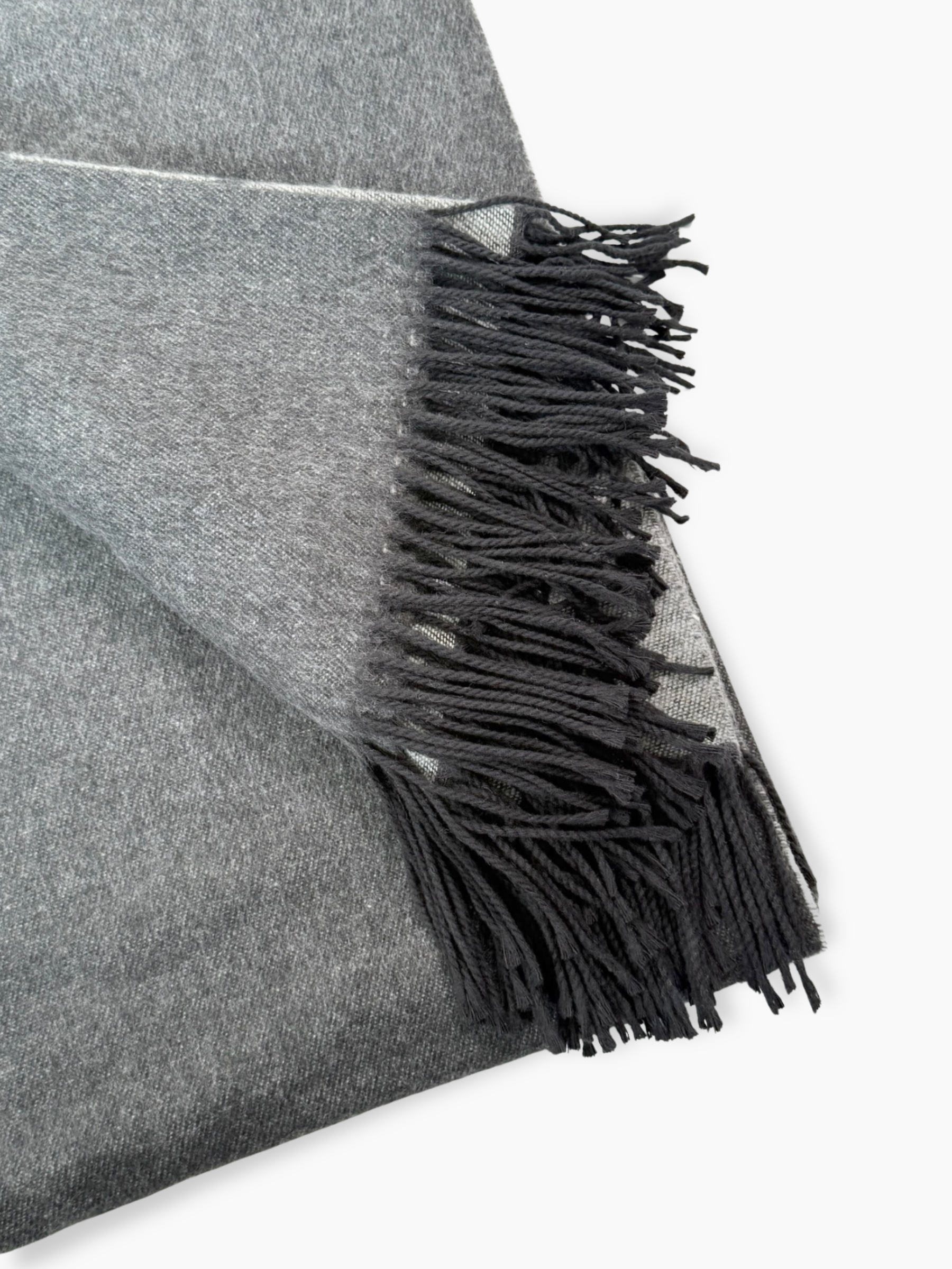 Poncho Grigio Con Frange E Logo