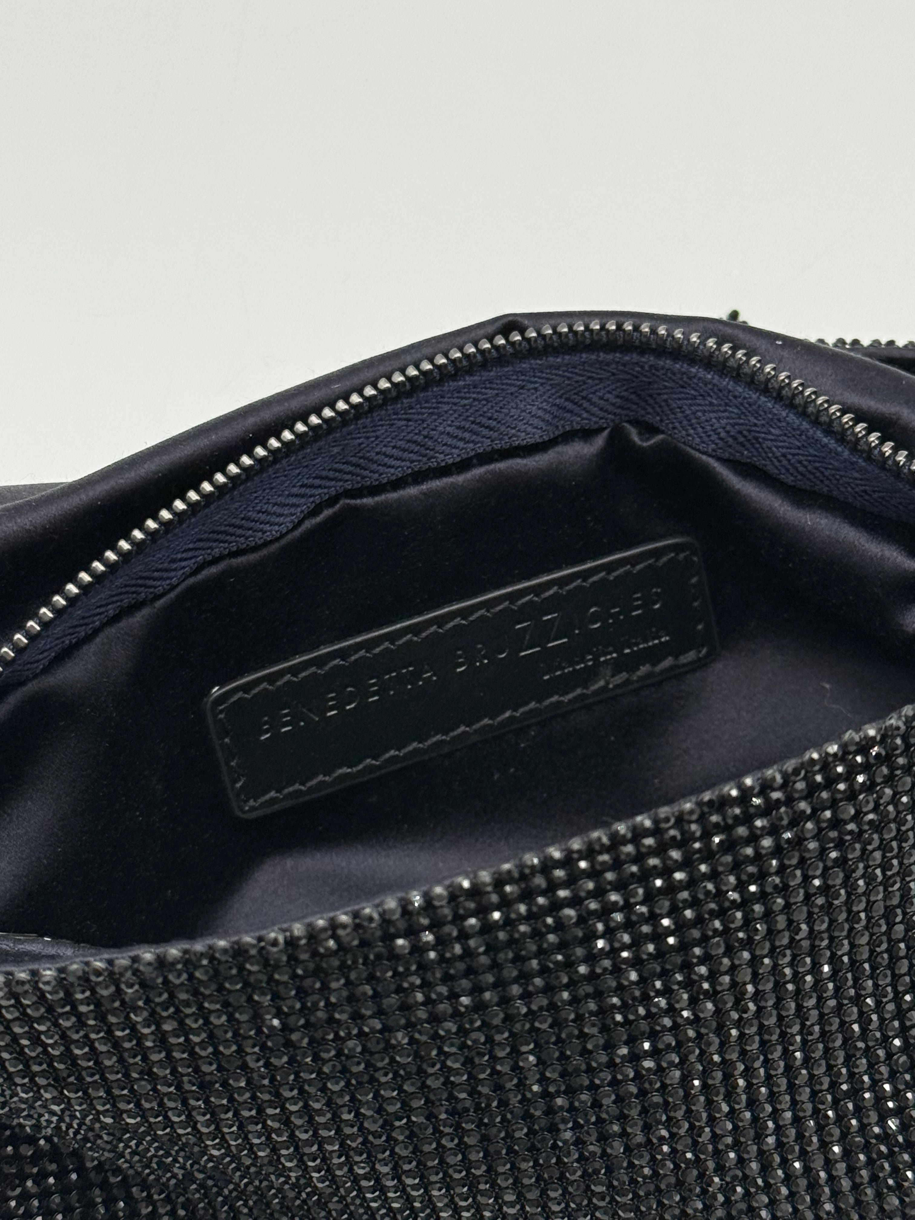 Vitty La Mignon James Bond Jet Black