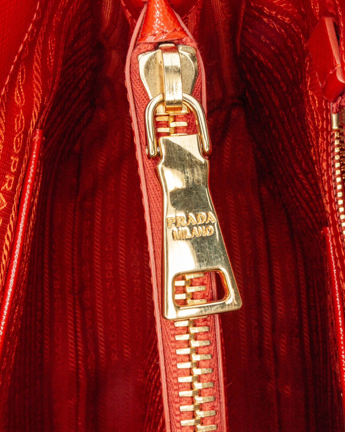 Borsa A Mano Saffiano In Vernice Rossa Con Tracolla