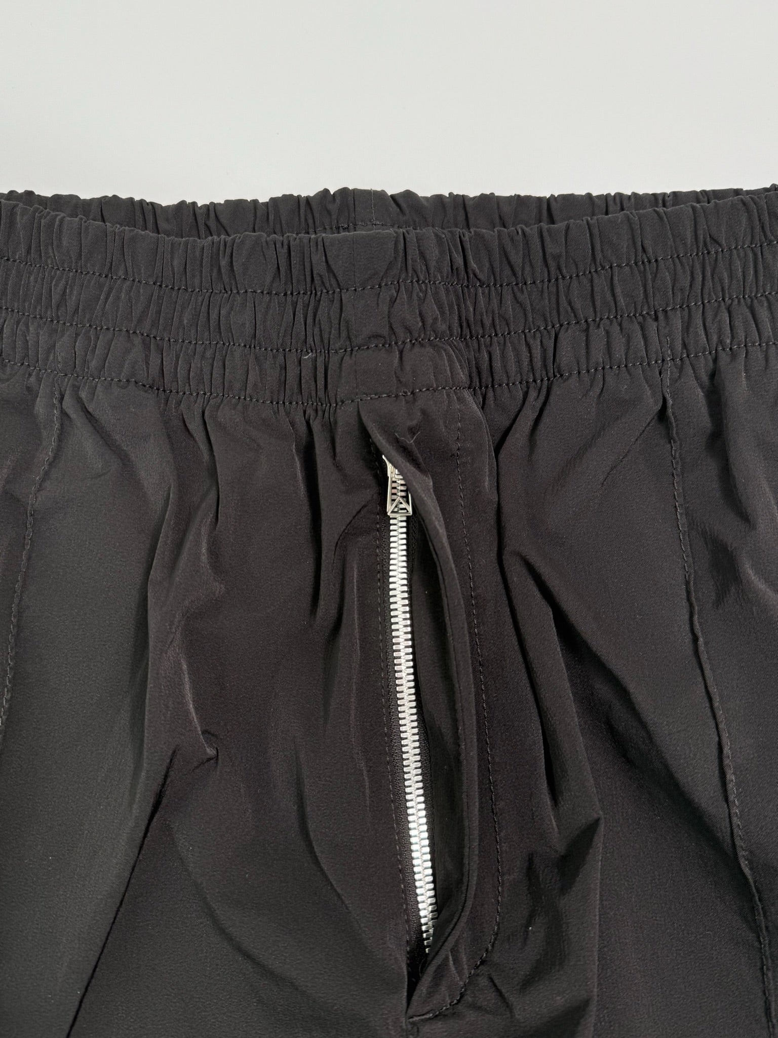 Pantaloni Neri Con Polsini Elasticizzati