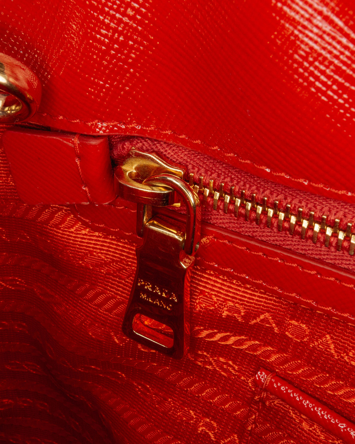 Borsa A Mano Saffiano In Vernice Rossa Con Tracolla