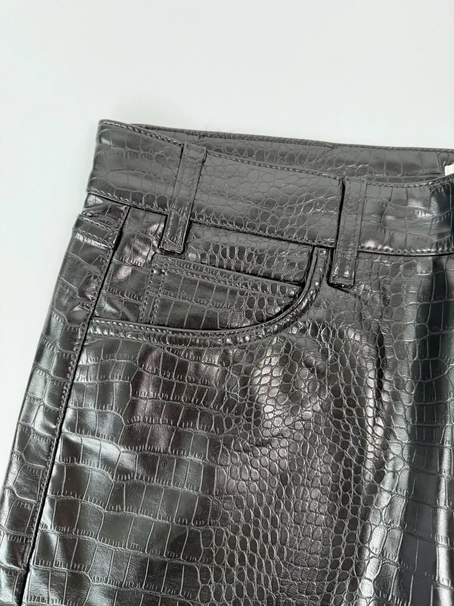 Pantaloni Neri Effetto Coccodrillo