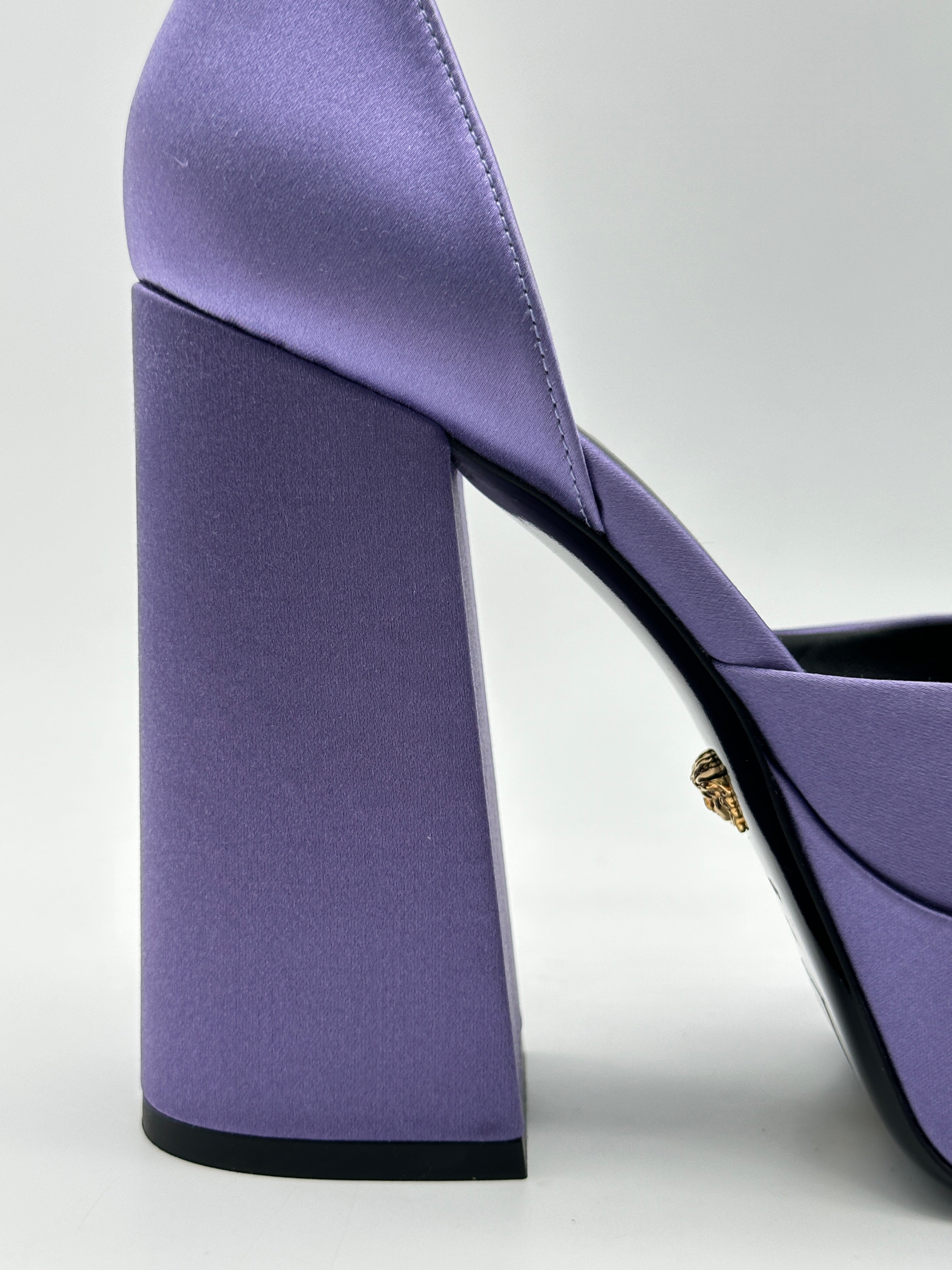 Lilac Satin Pumps With Platform And Jewel Strap