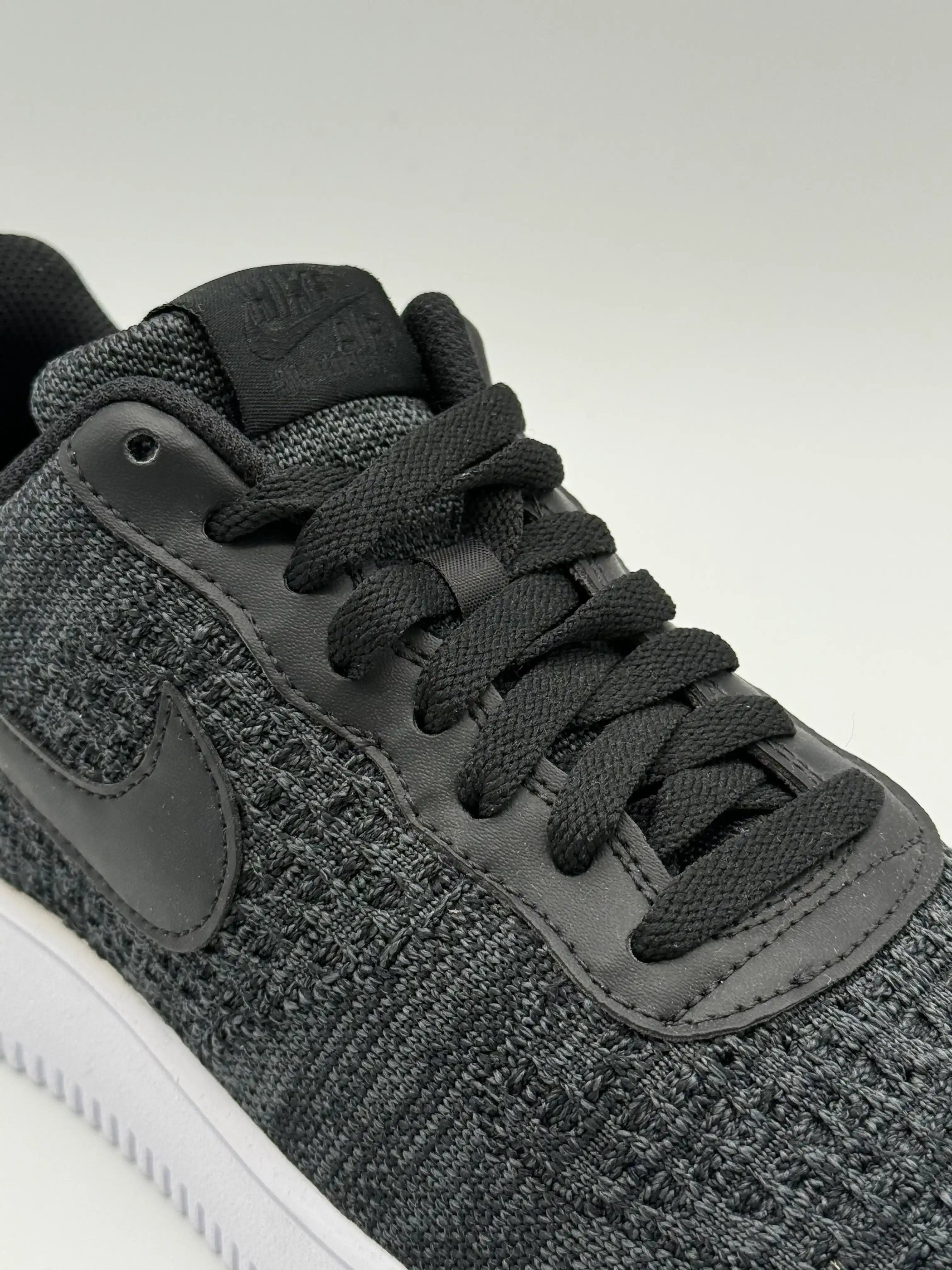 Sneakers Nike Air Force 1 Low Flyknit Nere