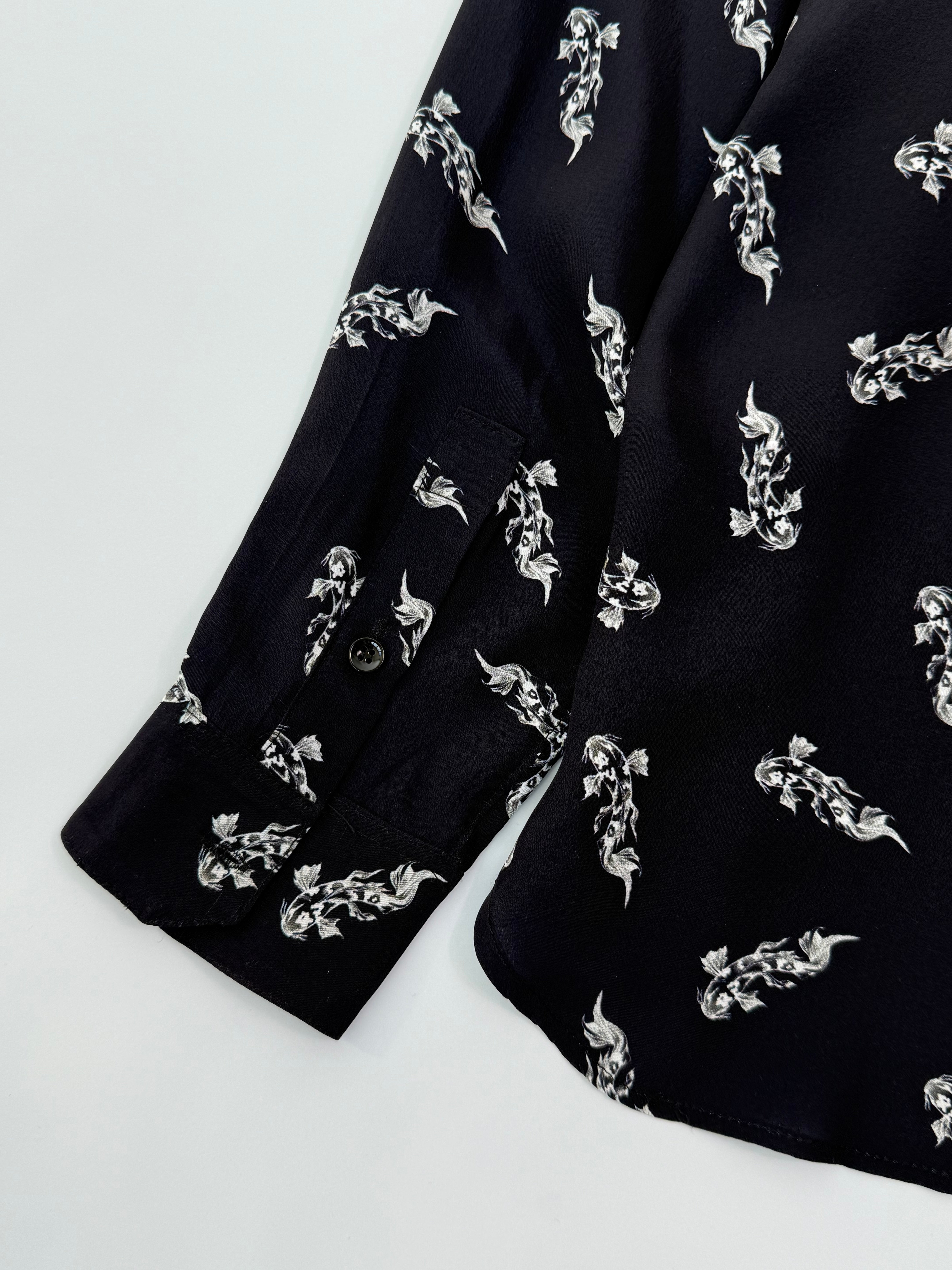 Camicia In Seta Nera Con Stampa Pesci Bianchi