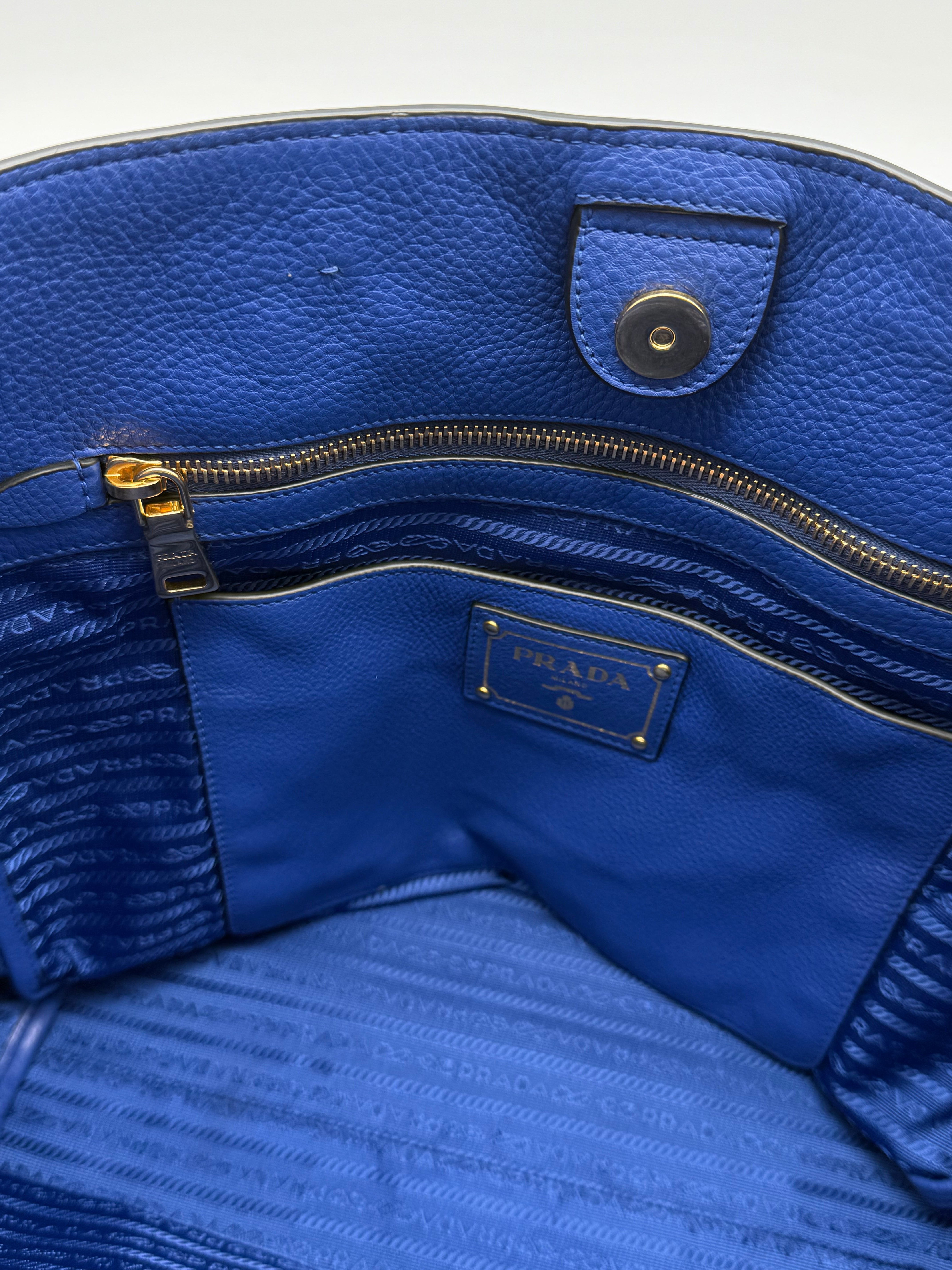 Borsa In Pelle Martellata Blu Con Manici Doppi