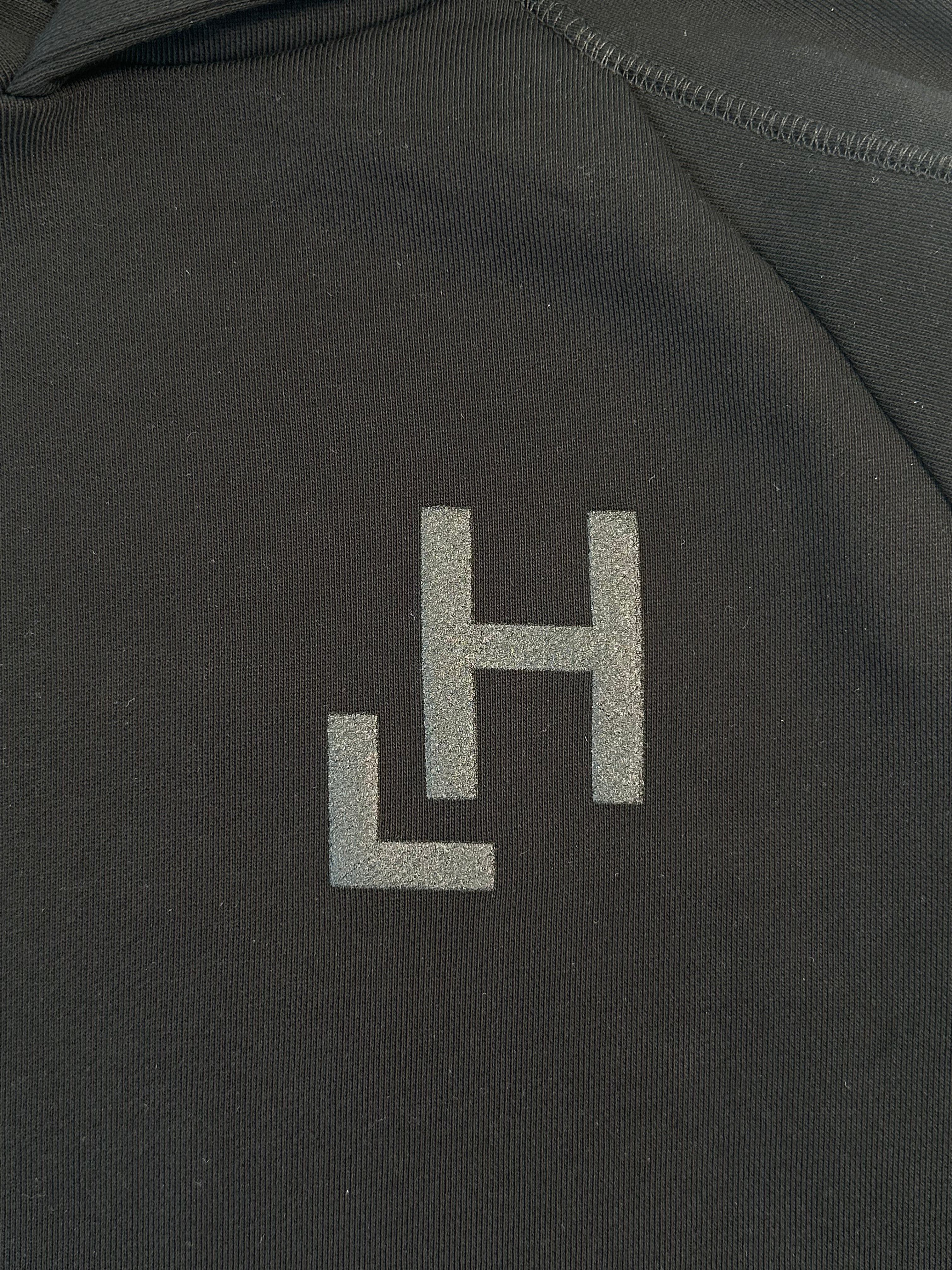 Felpa Nera Con Raglan E Cappuccio Con Logo Stampato