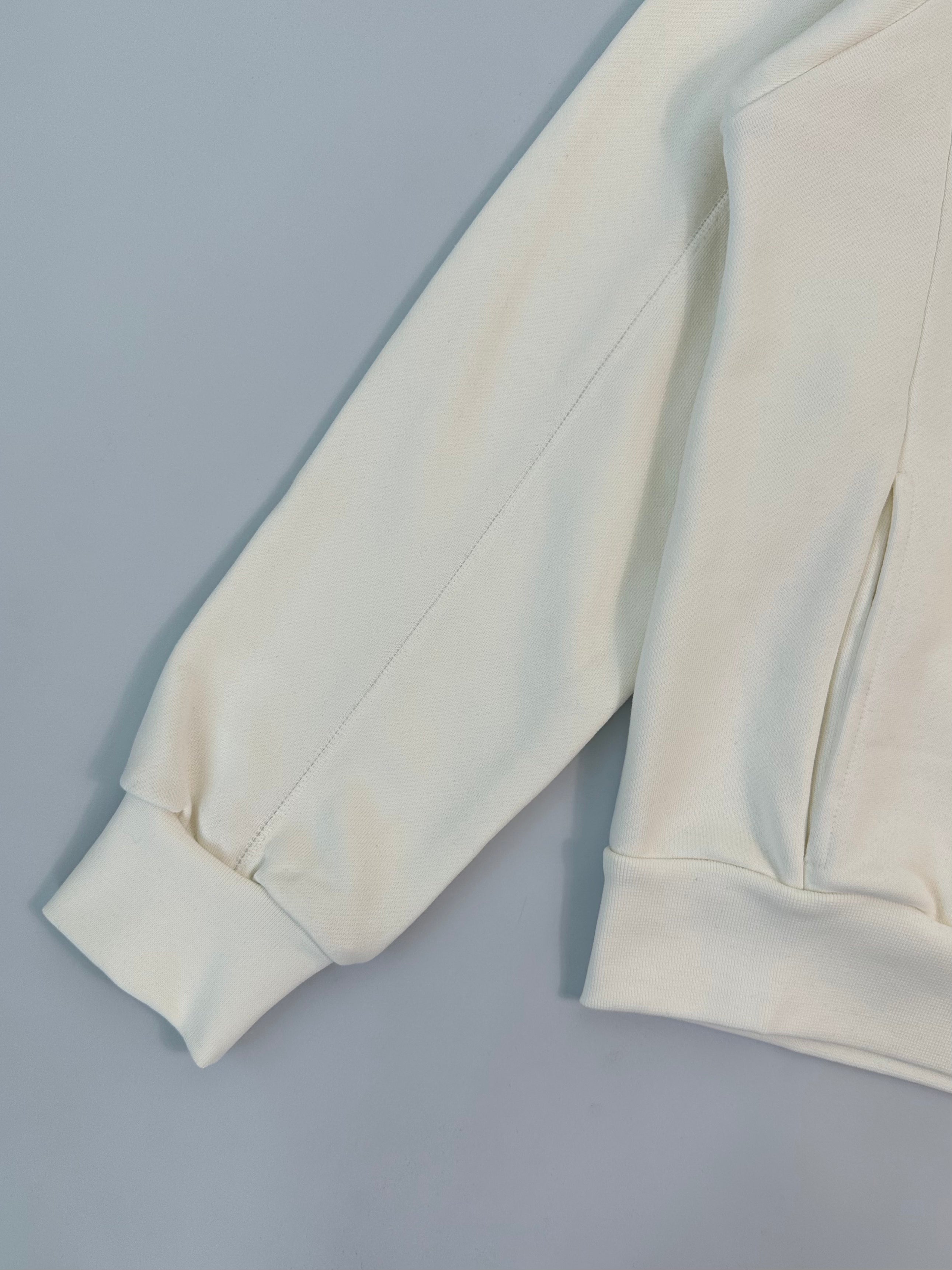 Felpa Bianca Raglan Con Cappuccio E Logo Stampato