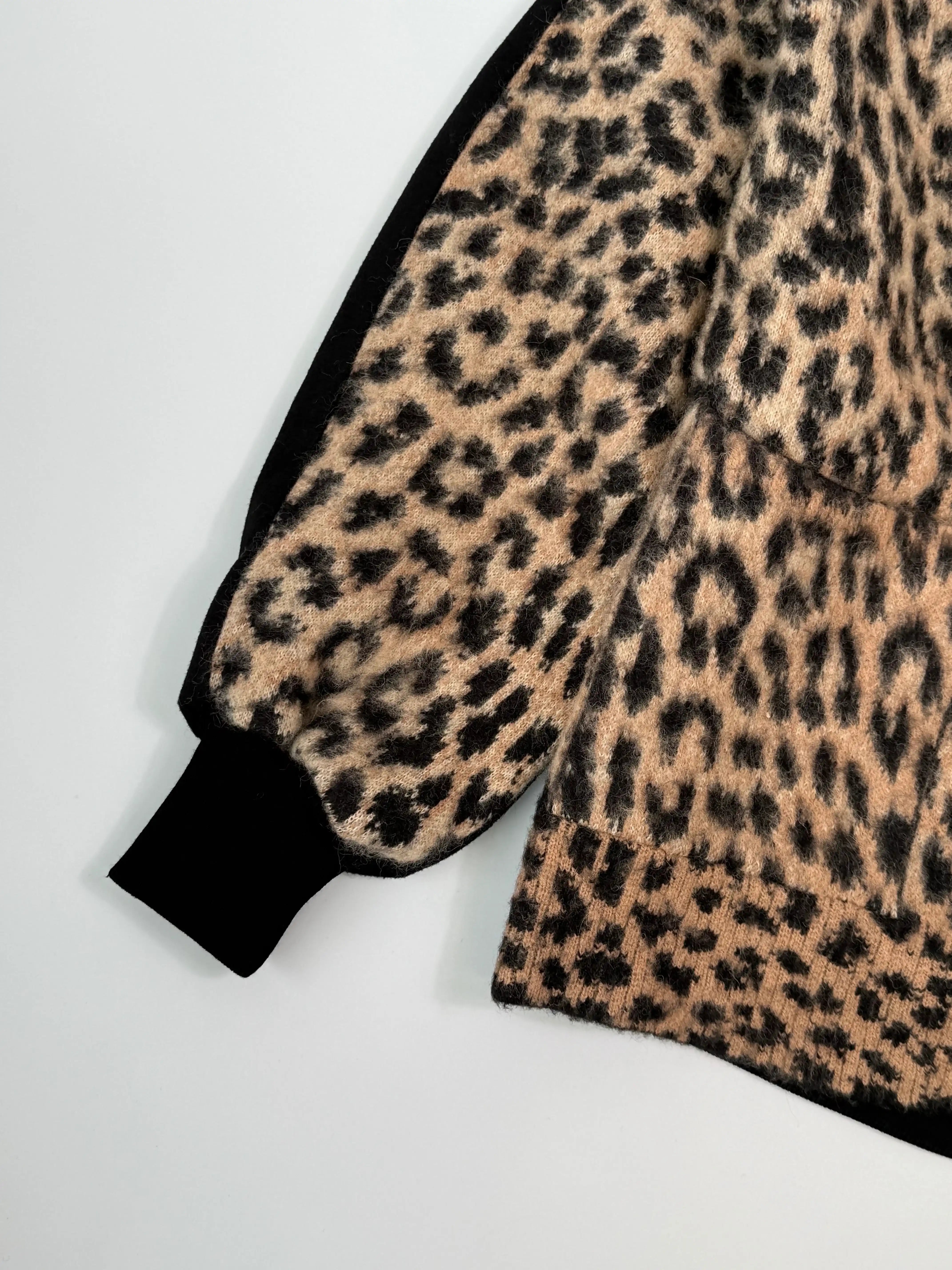 Bomber In Maglia Leopardata Con Retro A Contrasto