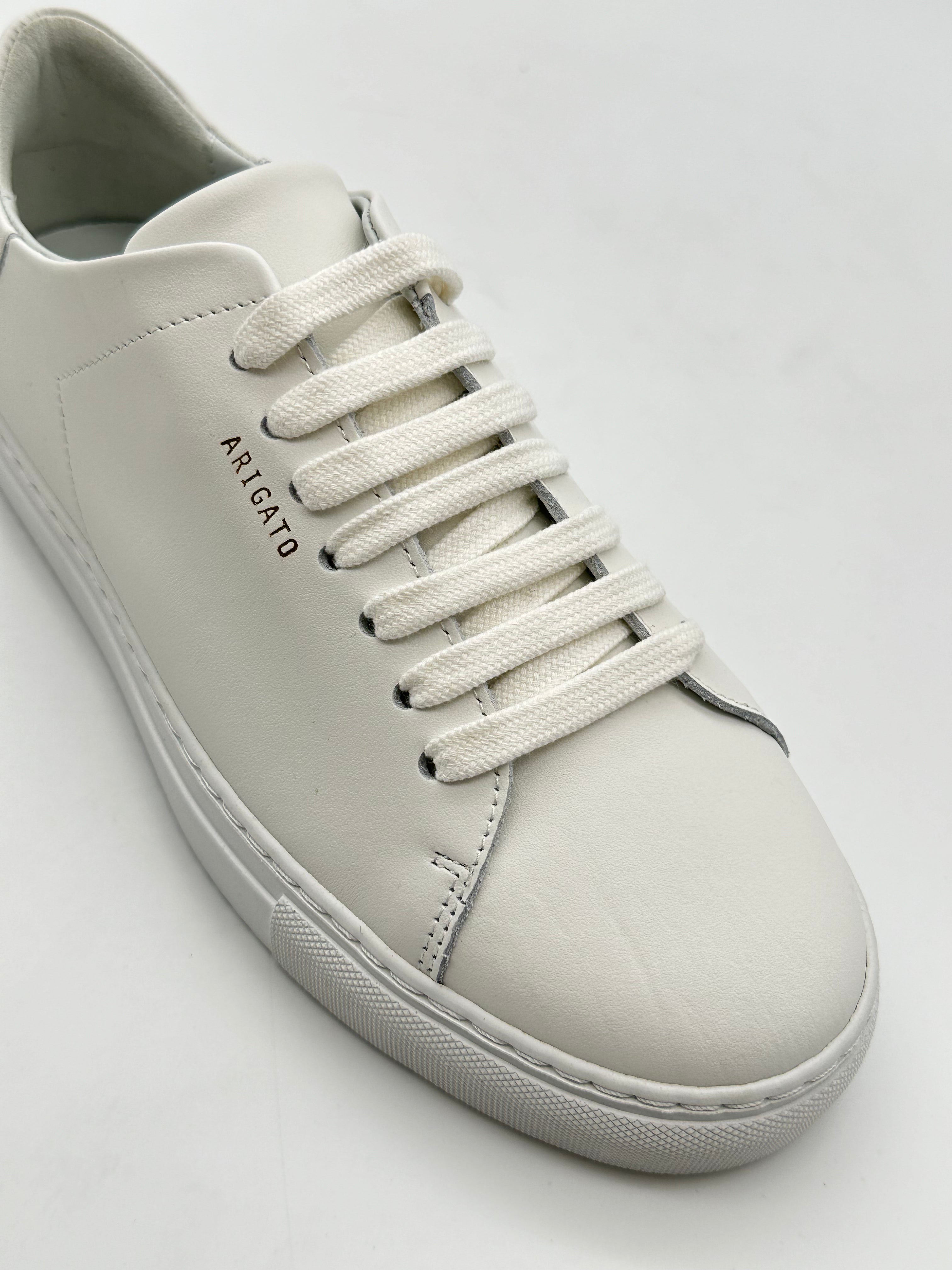 Low Sneakers