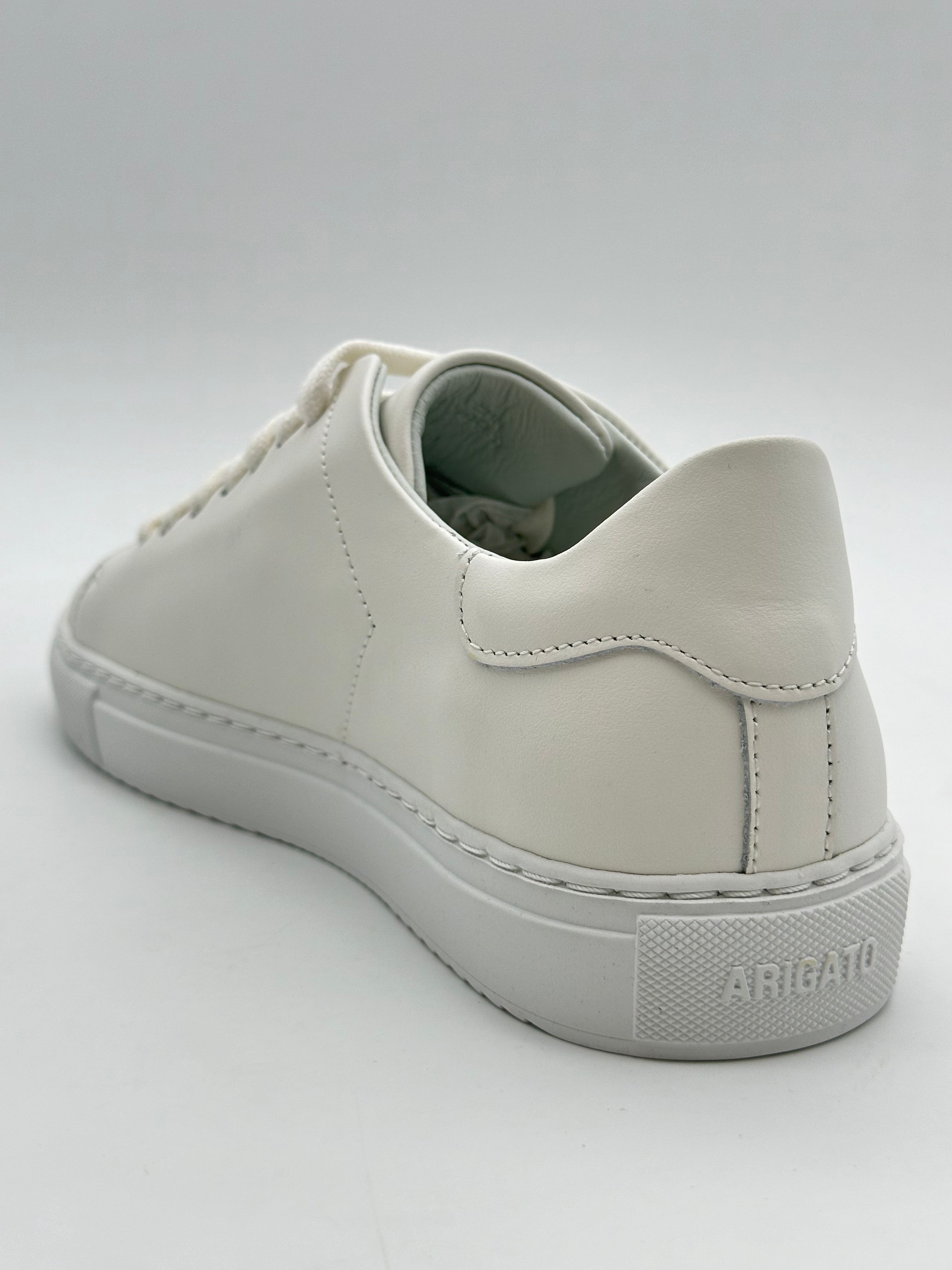 Low Sneakers