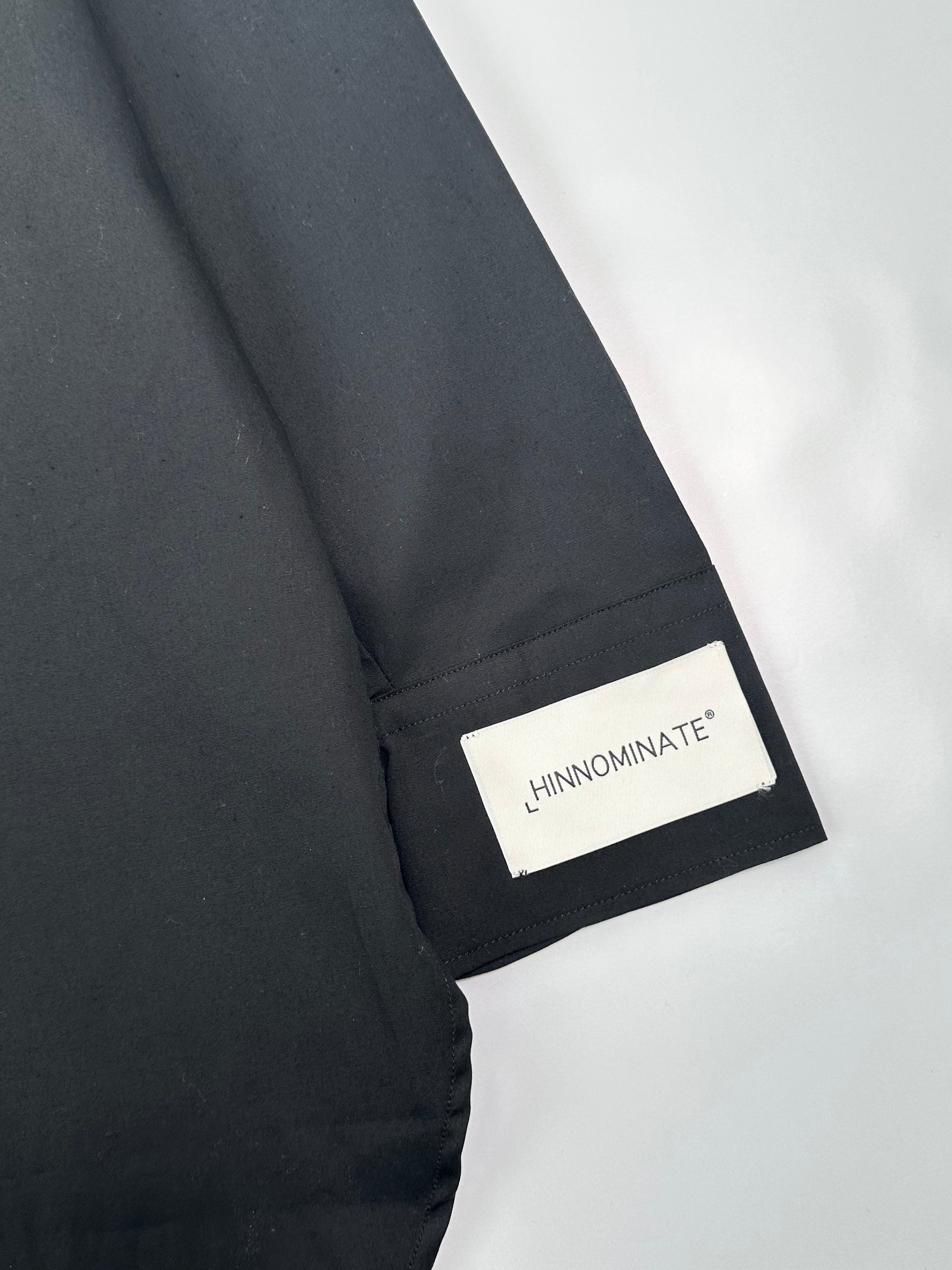 Camicia Over In Cotone Nero Con Etichetta Sul Polso