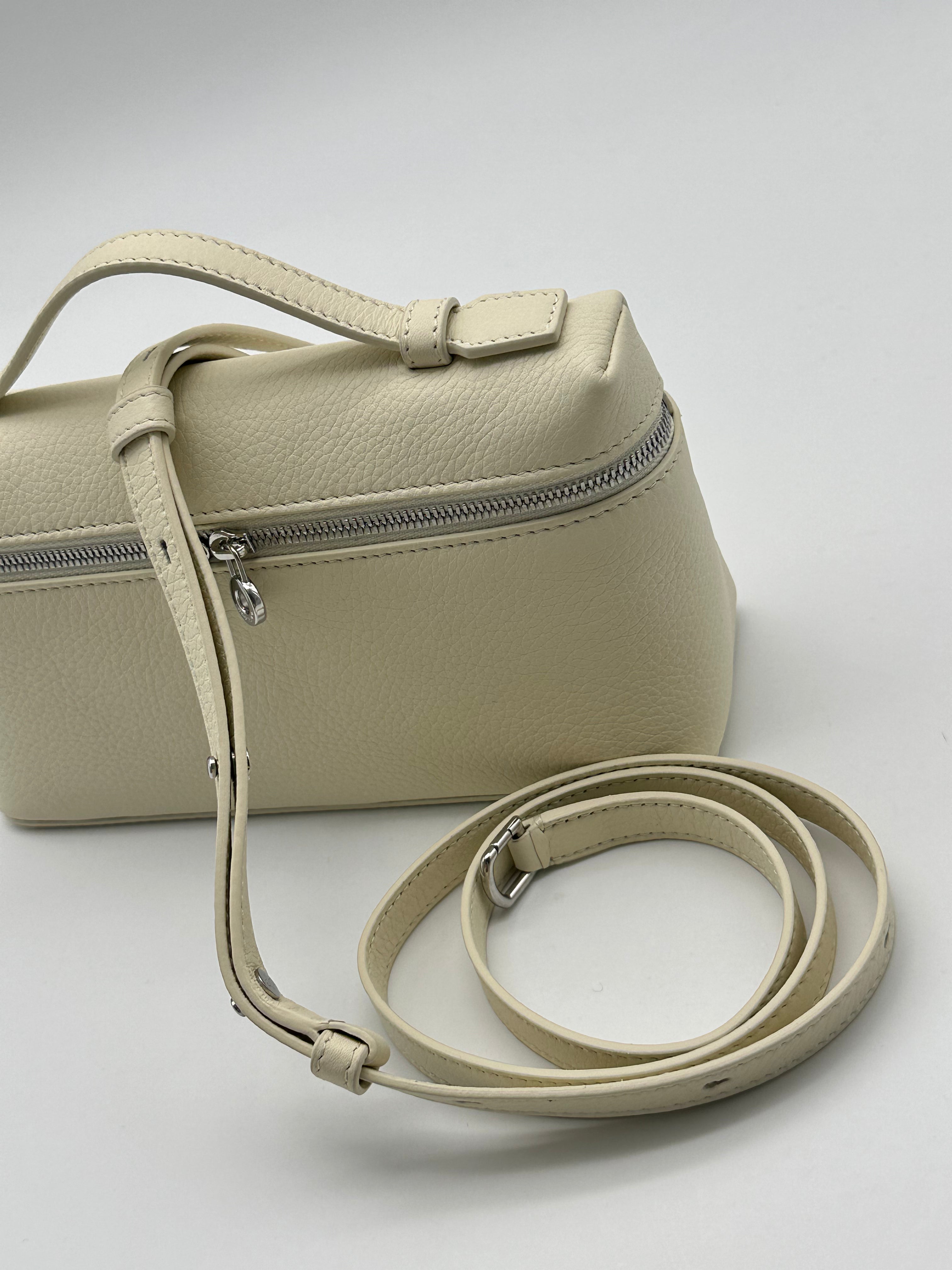 Extra Pocket Pouch In White Leather With Zip