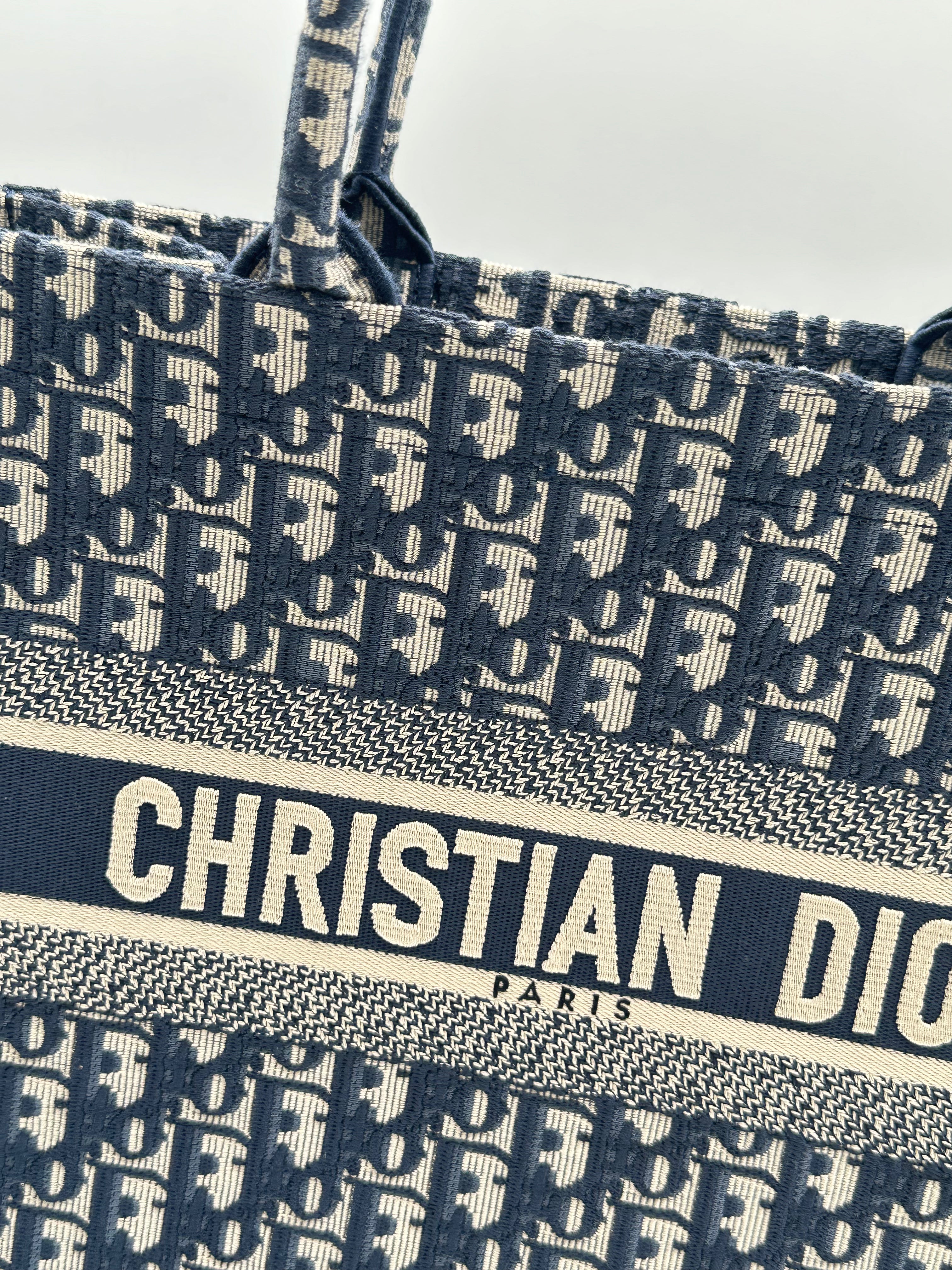 Borsa Book Tote Media Ricamo Dior Oblique Écru E Blu
