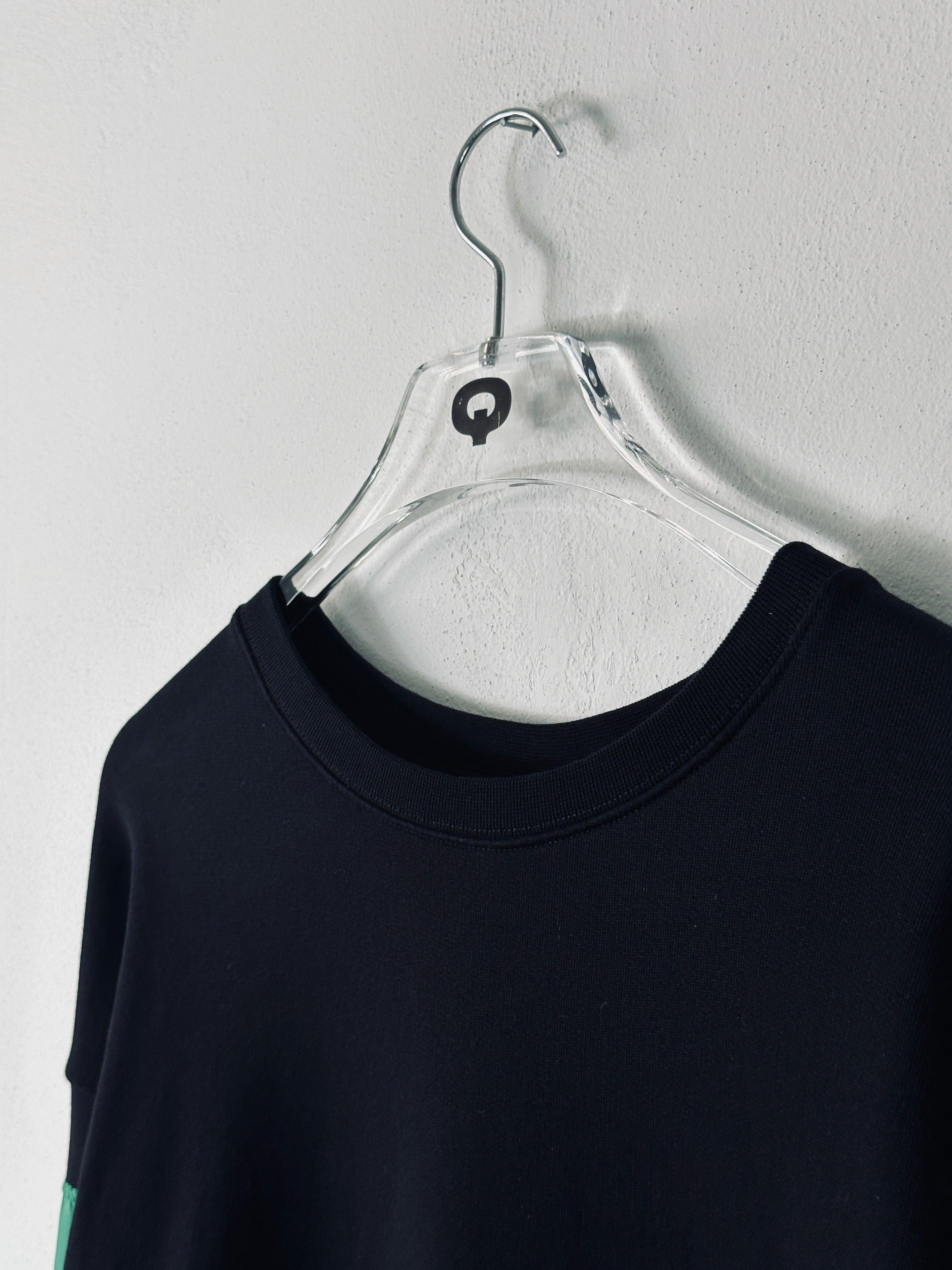 Sweatshirt logo