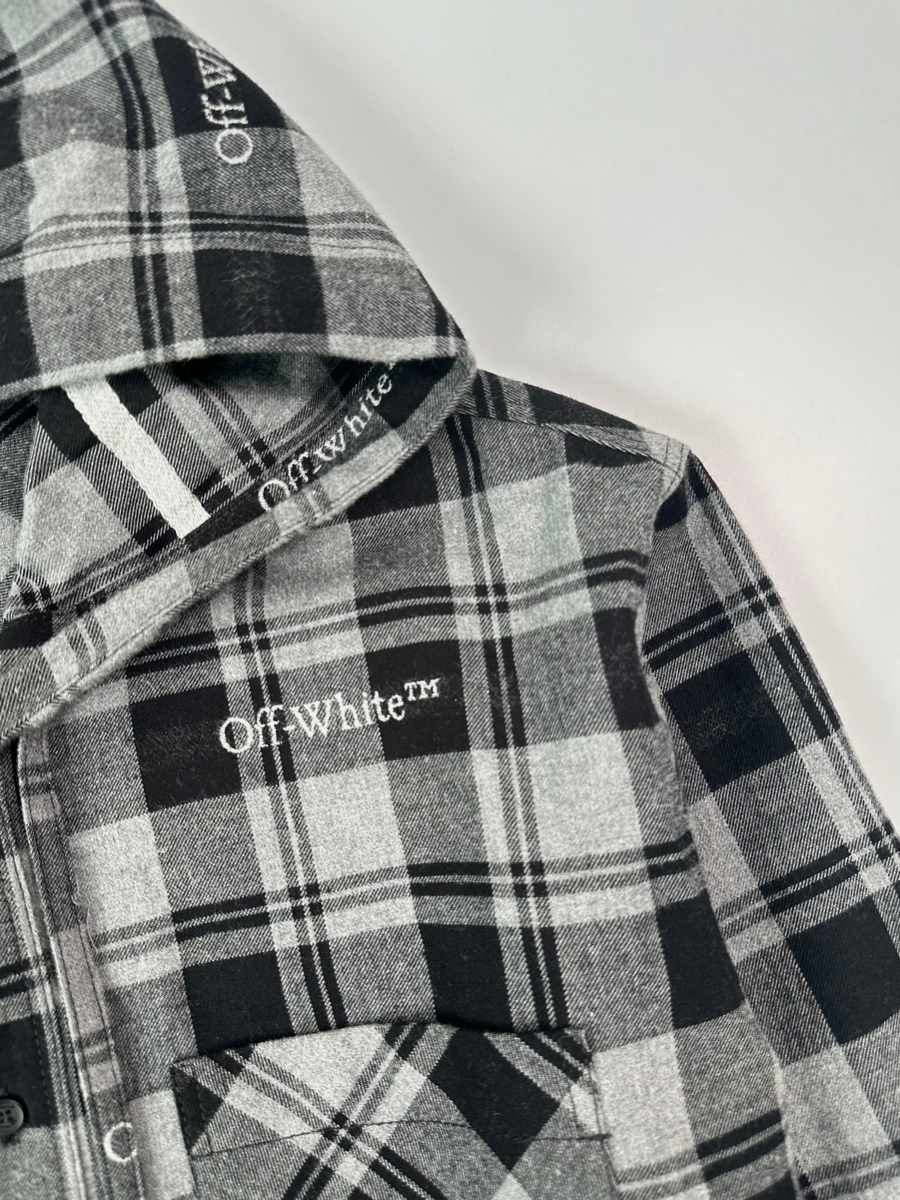 Camicia A Quadri Grigia Con Cappuccio E Logo Stampato
