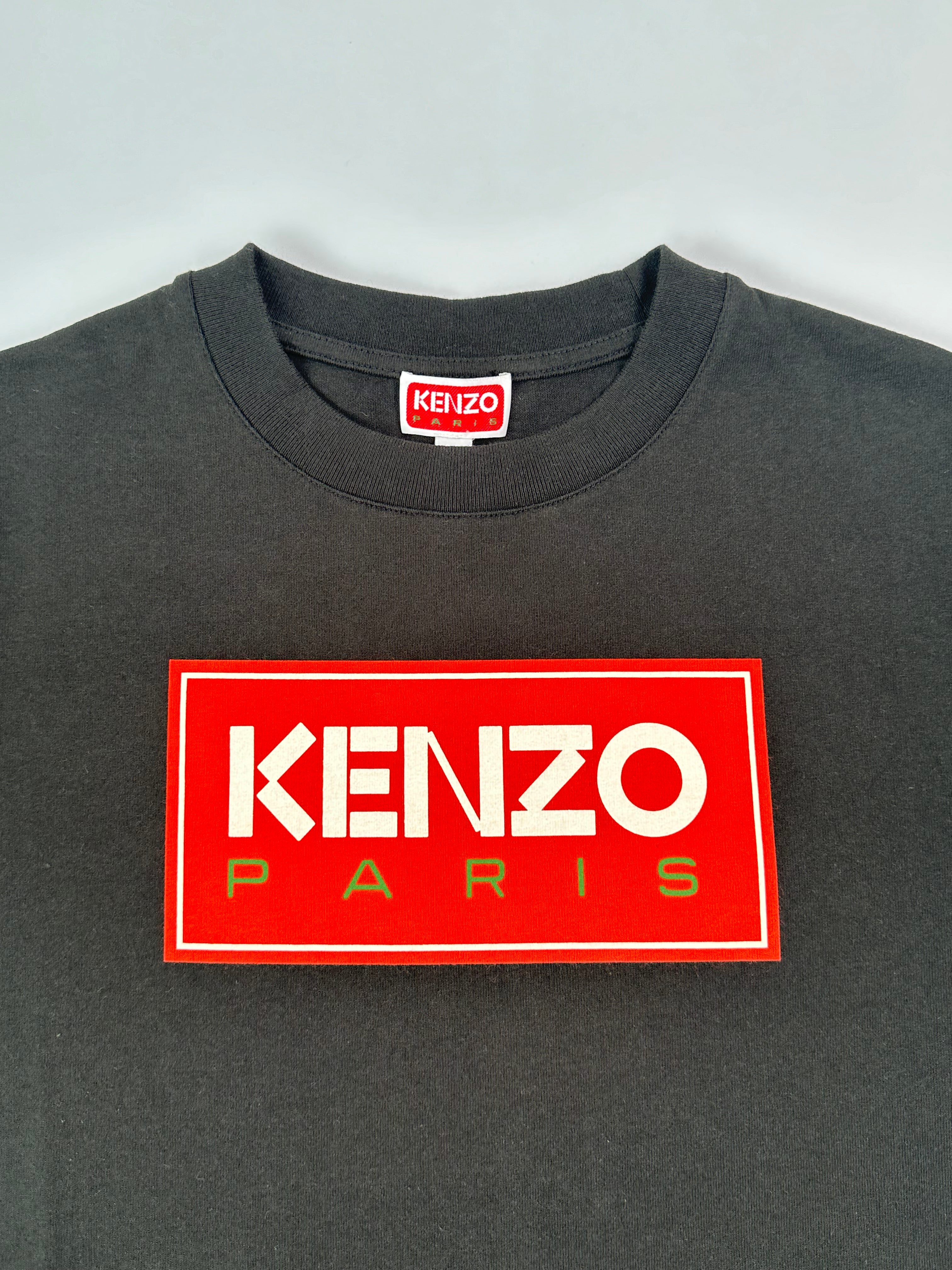 T-Shirt Nera Con Logo Rosso A Contrasto