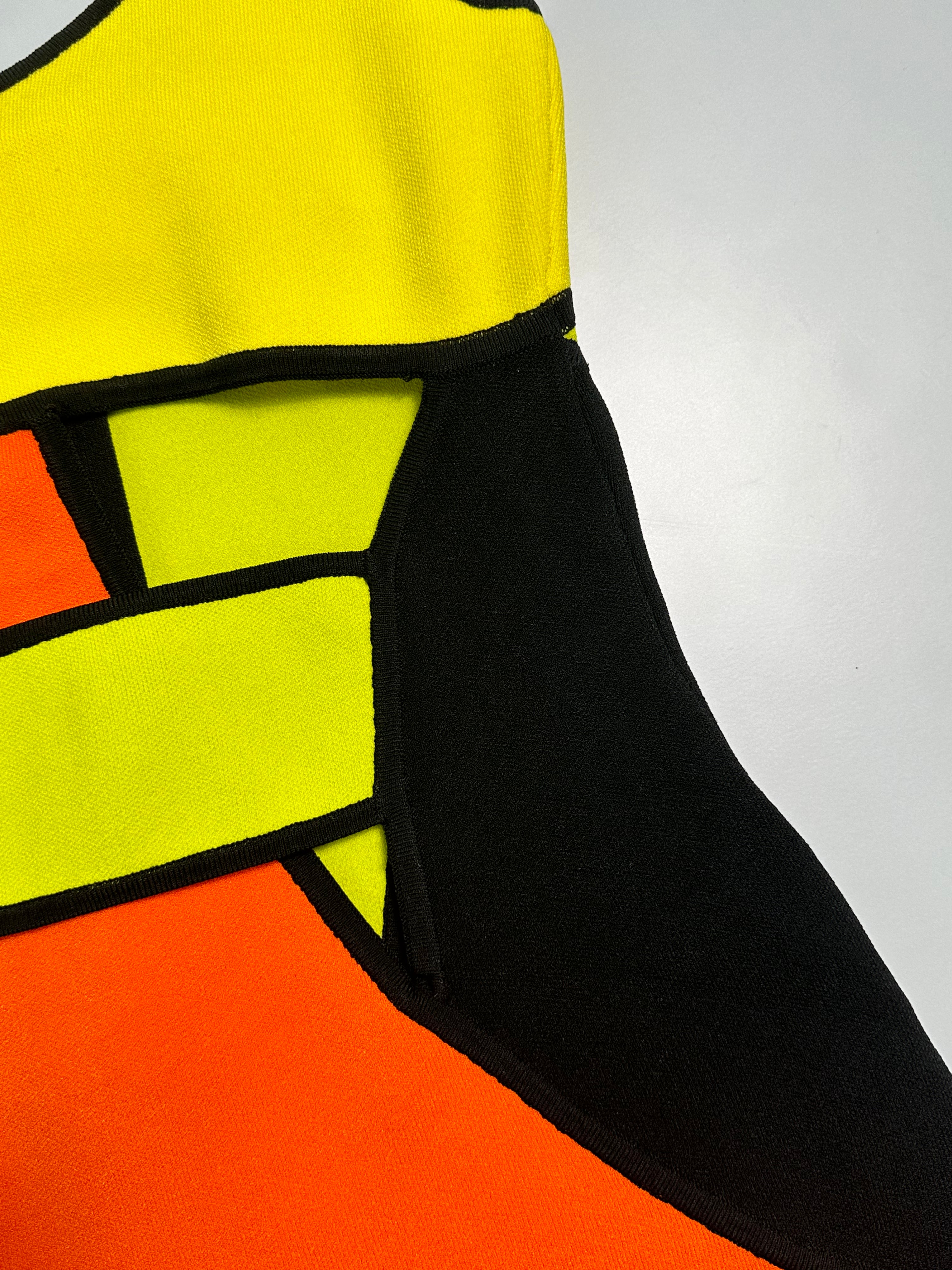 Abito Corto Color Block Con Zip Frontale E Schiena Scoperta