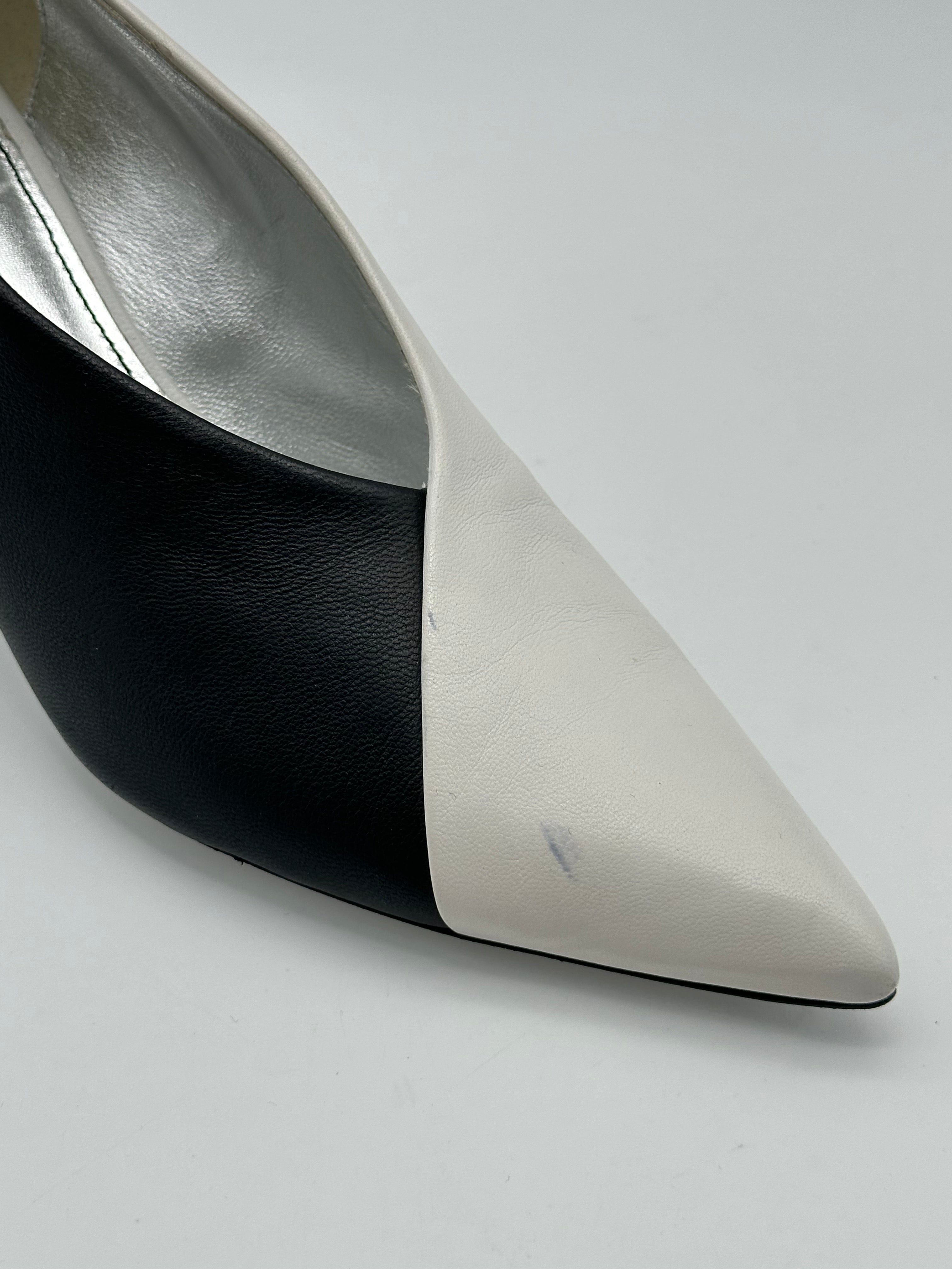 Two-tone Leather Pumps With Medium Spool Heel