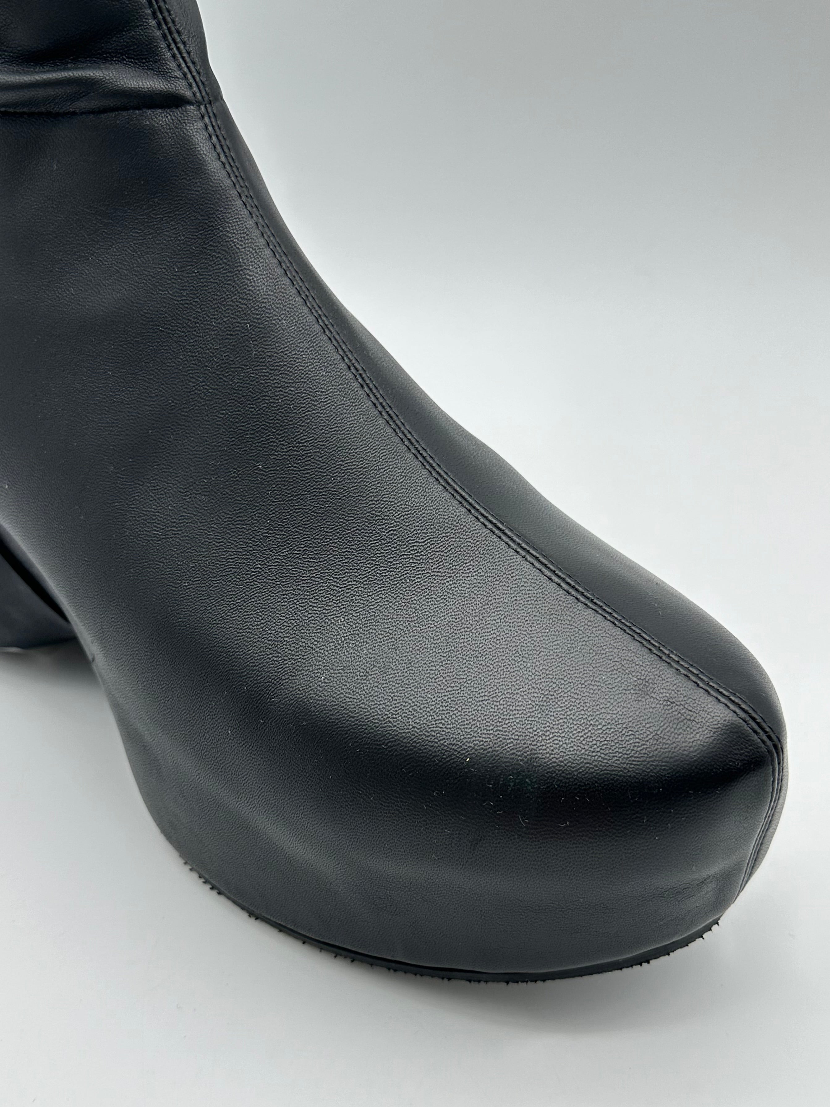 Stivali Show In Pelle Nera Con Suola Flat