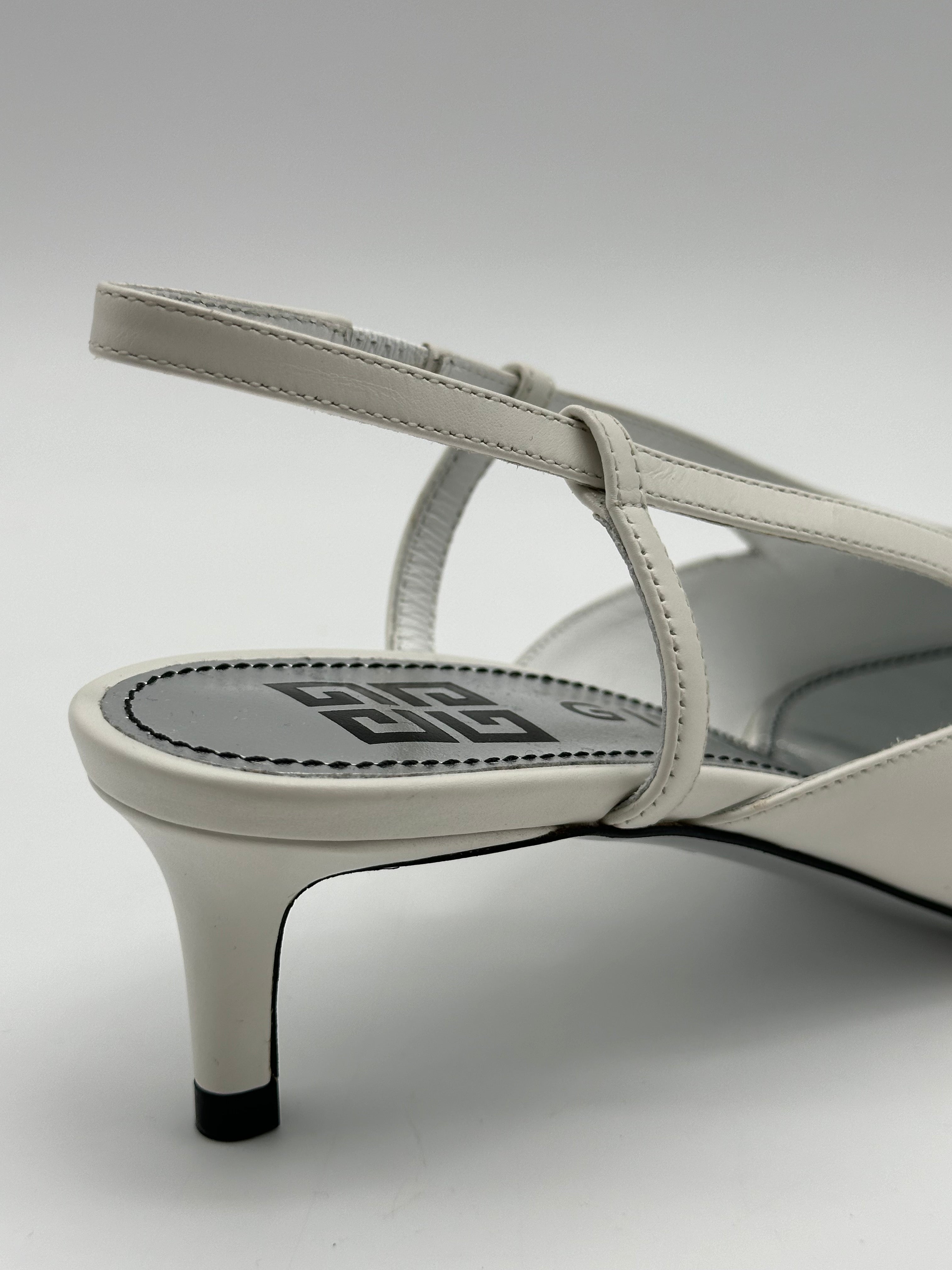 Décolleté Slingback Bianco Latte Con Tacco Basso