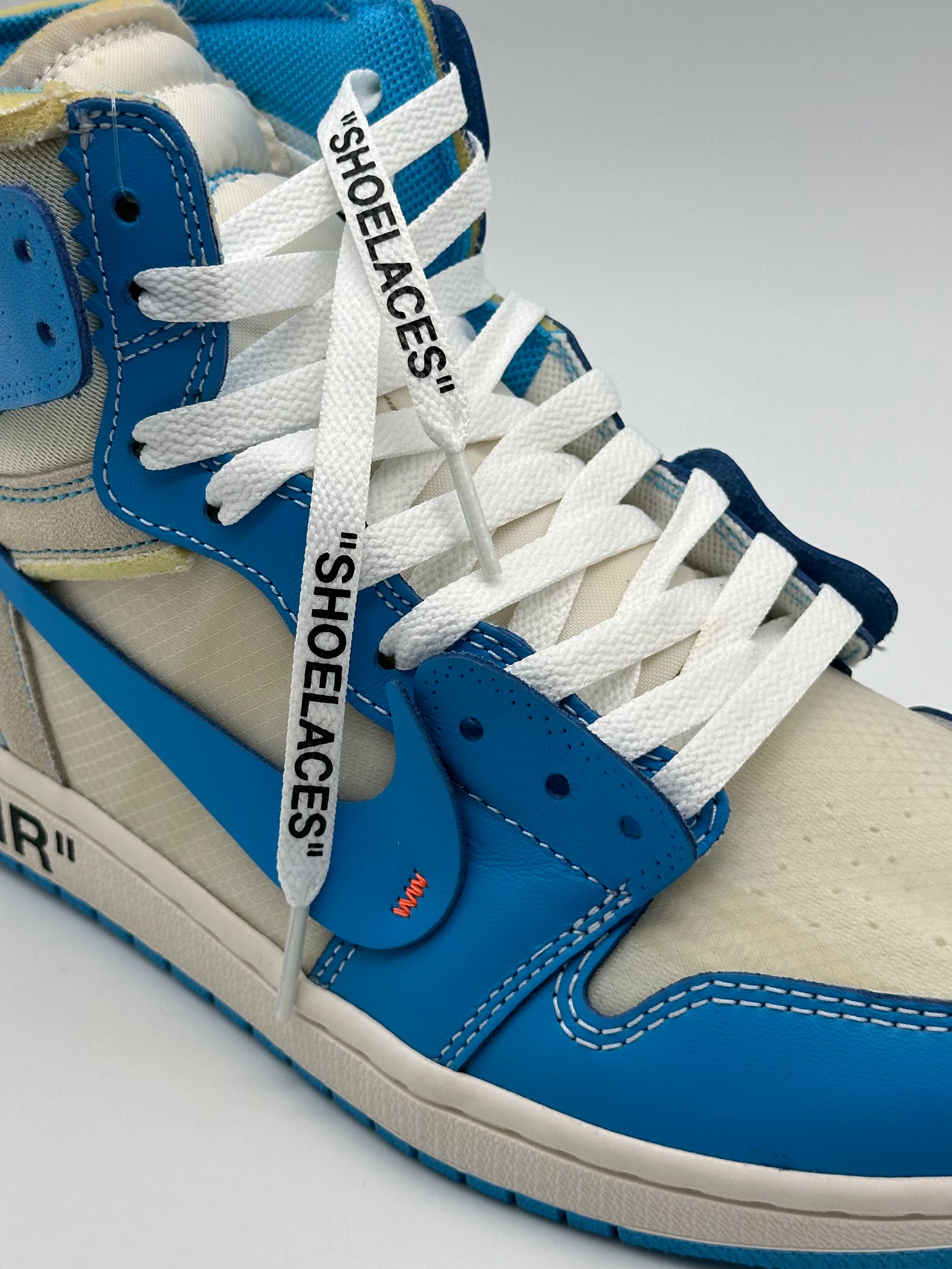 Sneakers Off-White X Nike Air Jordan 1 University Blue