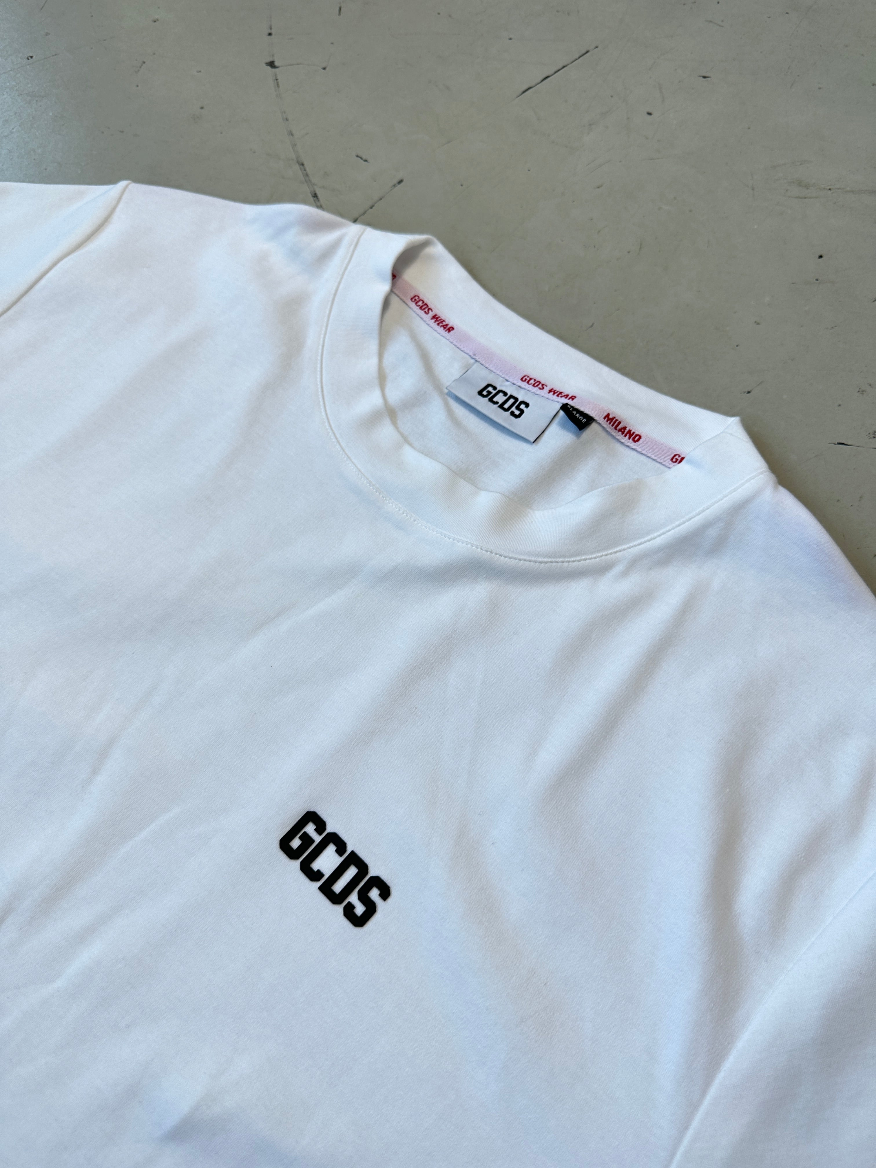 T-shirt logo