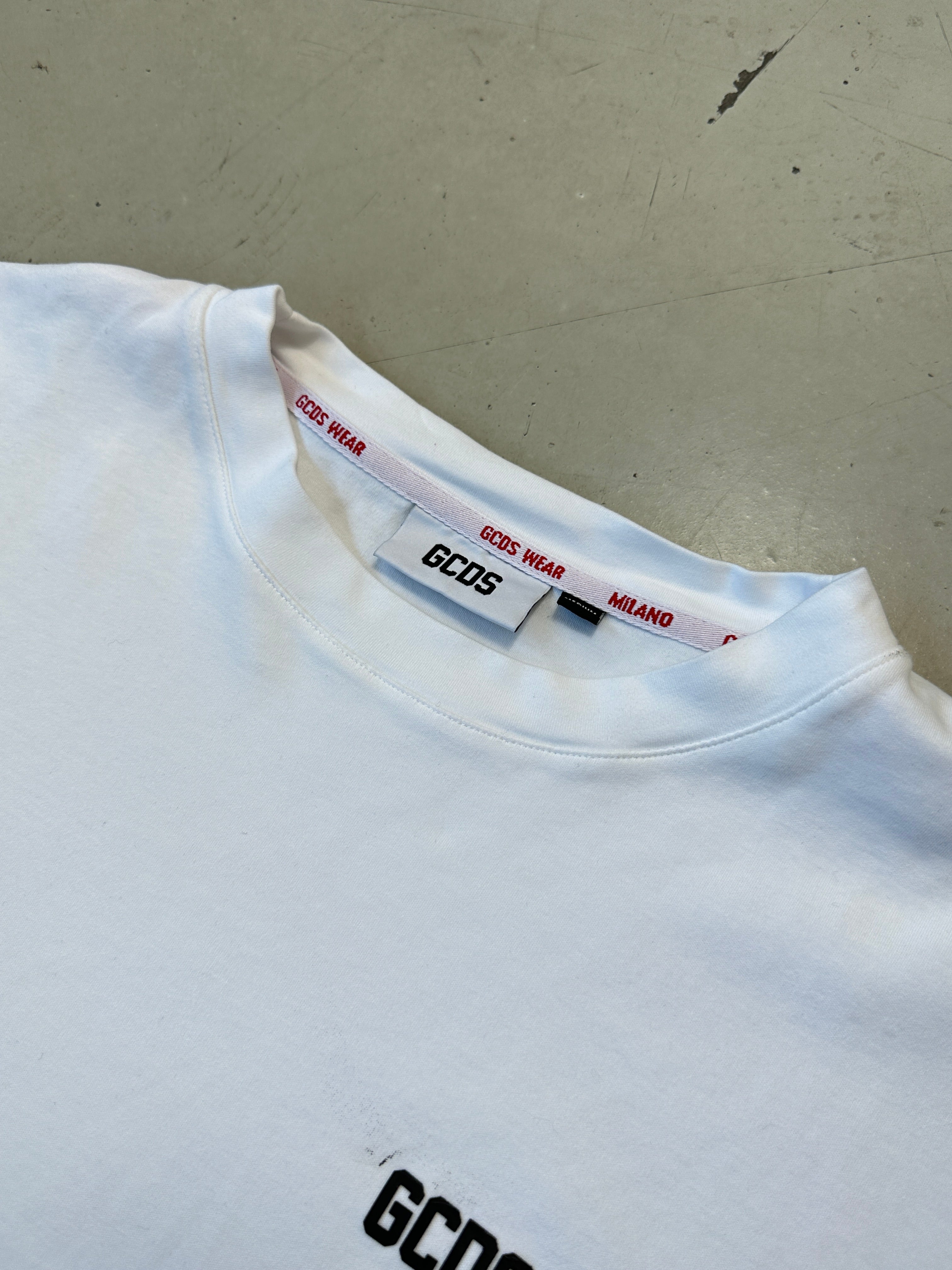 T-shirt logo