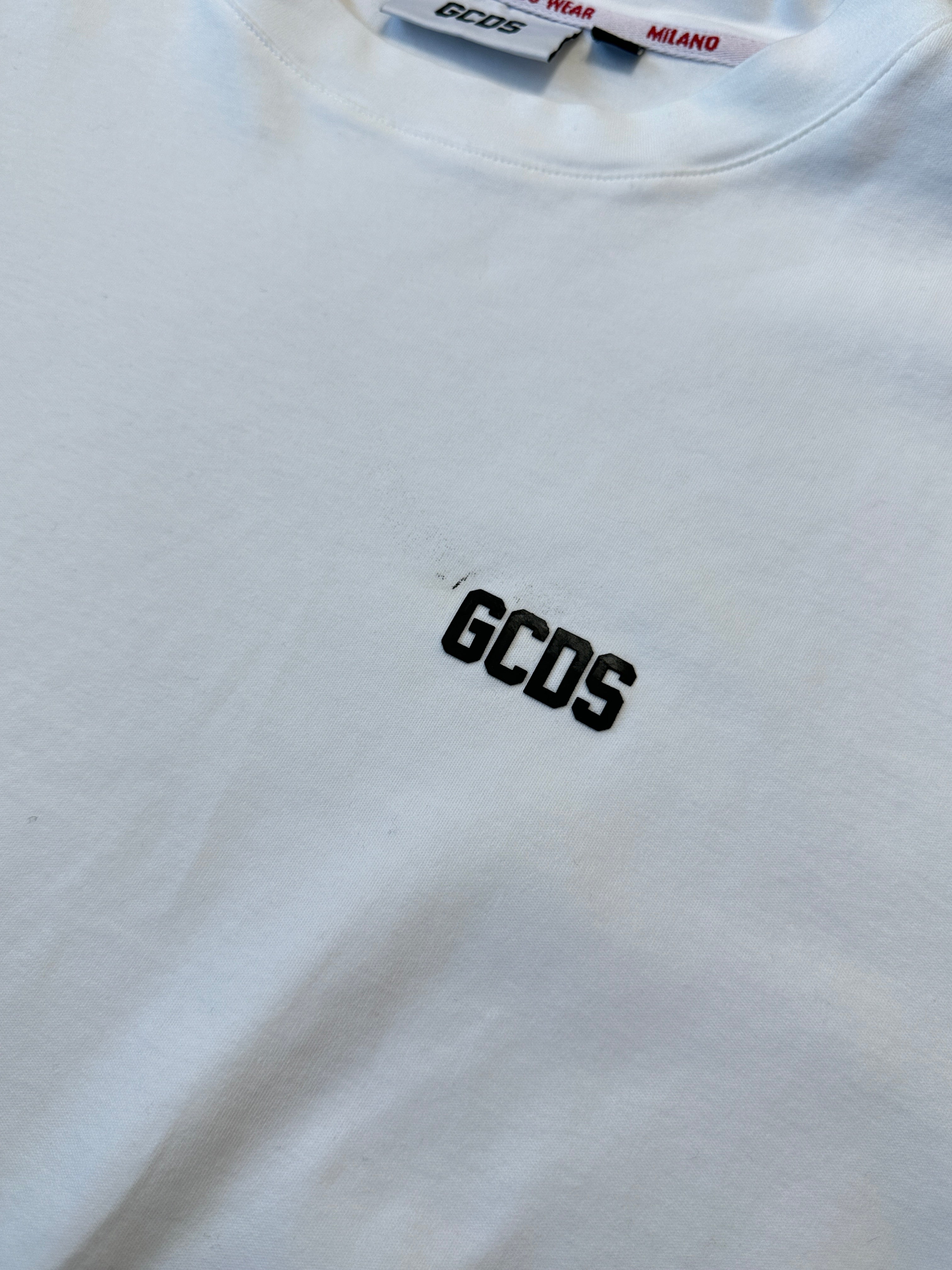 T-shirt logo