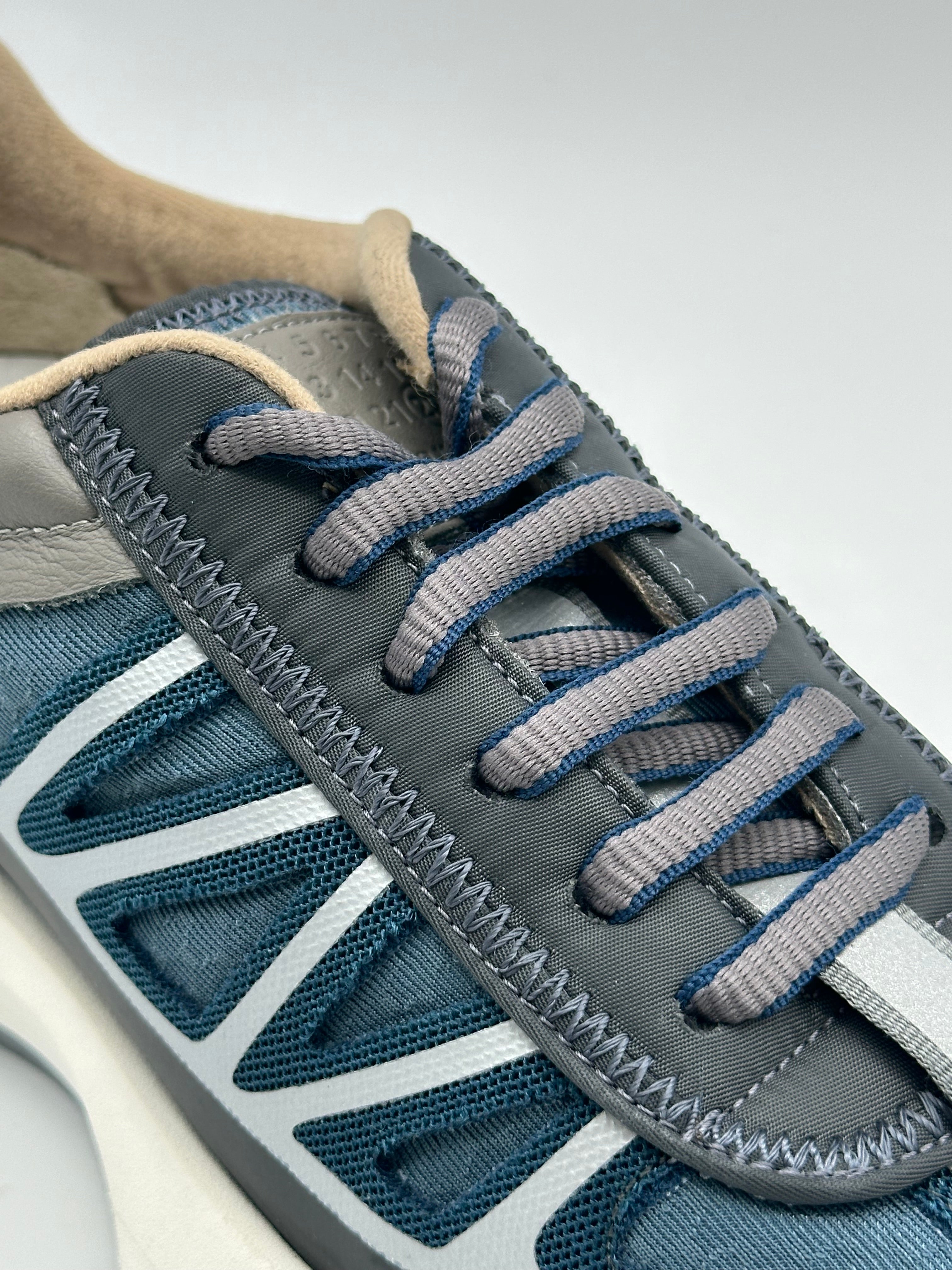Sneaker Running Style Multimateriale Con Suola Chunky Grigio/Blu