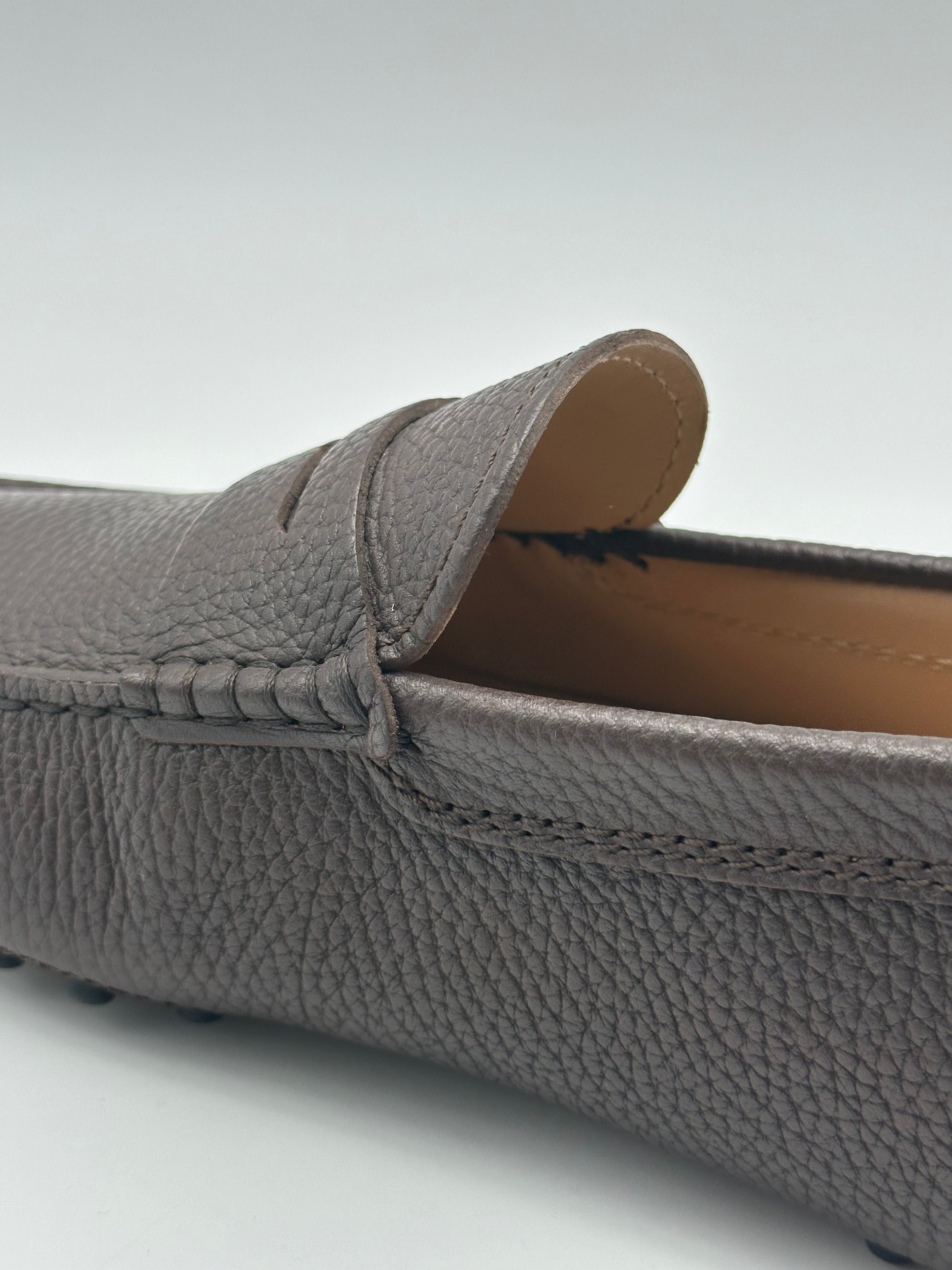 Mocassino In Pelle Martellata Marrone Con Suola A Gommini