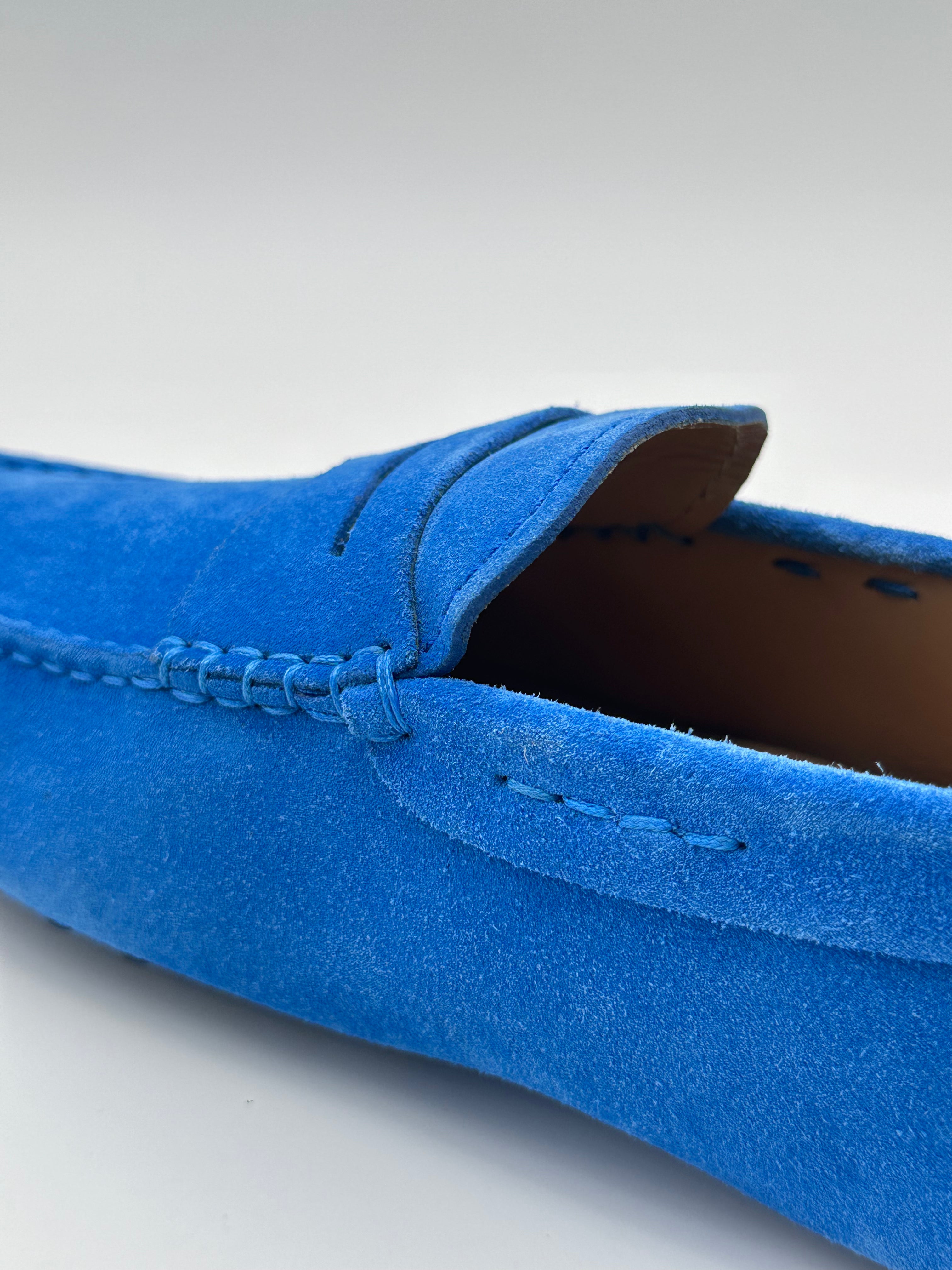 Mocassino In Pelle Scamosciata Bluette Chiaro Con Gommini