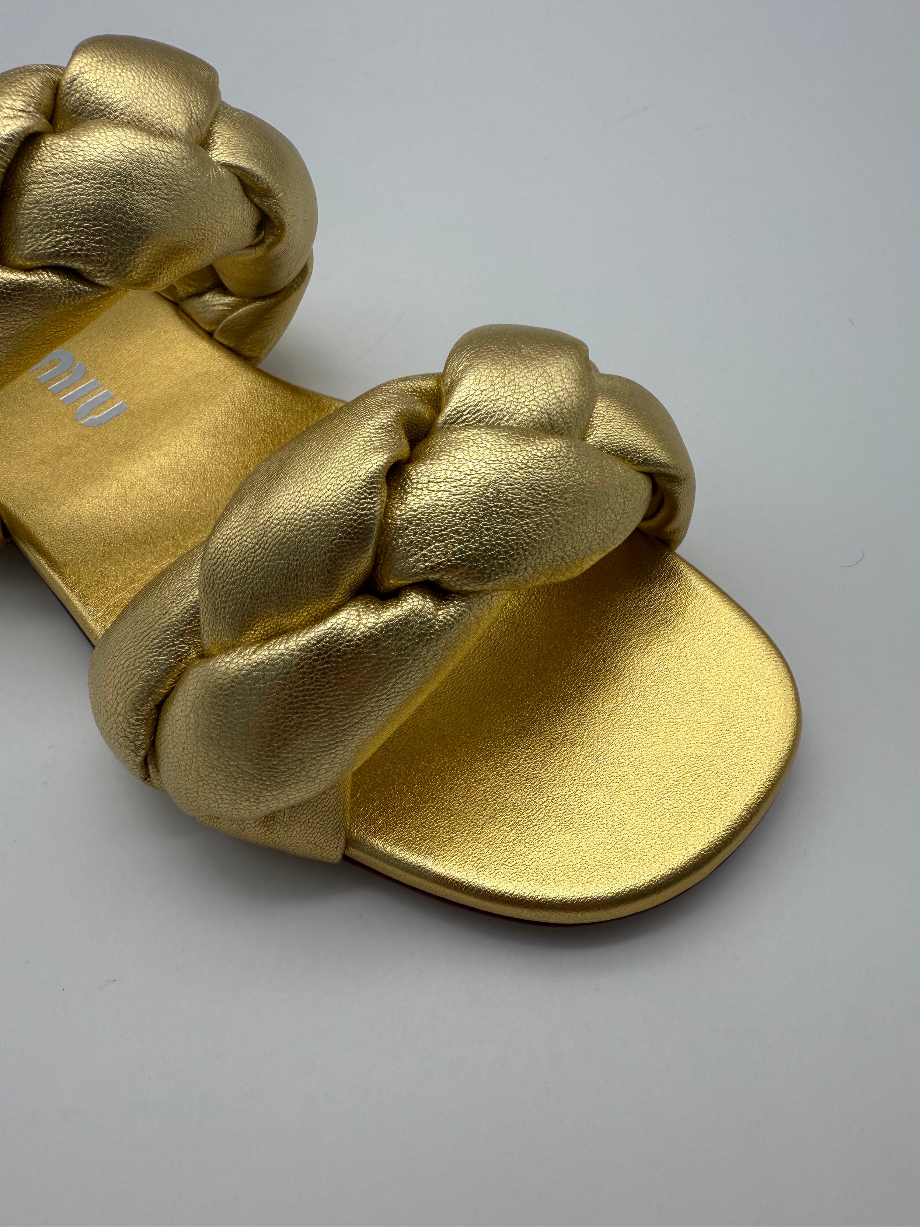 Sandalo Oro Con Fasce Intrecciate In Pelle