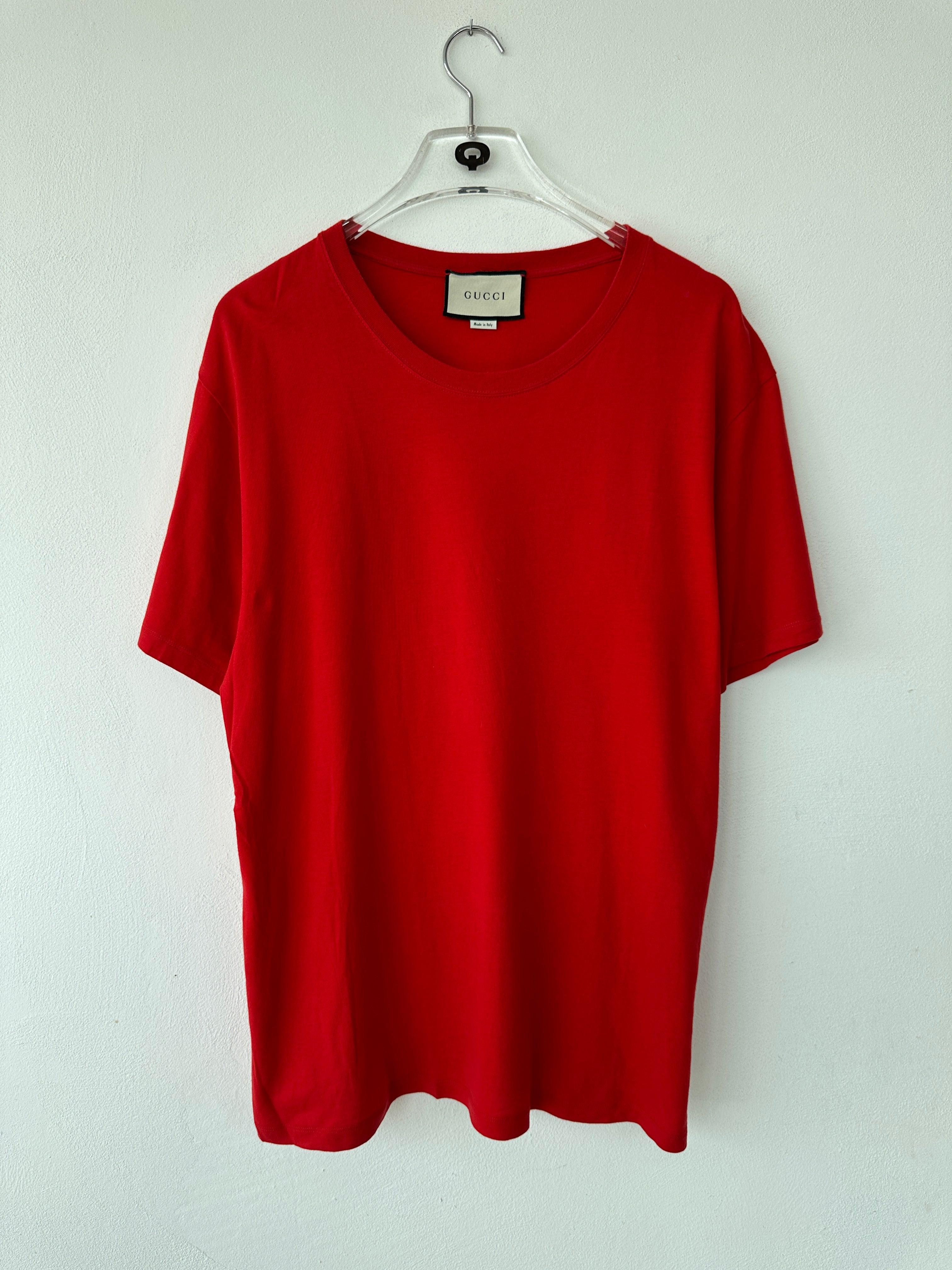 T-shirt logo