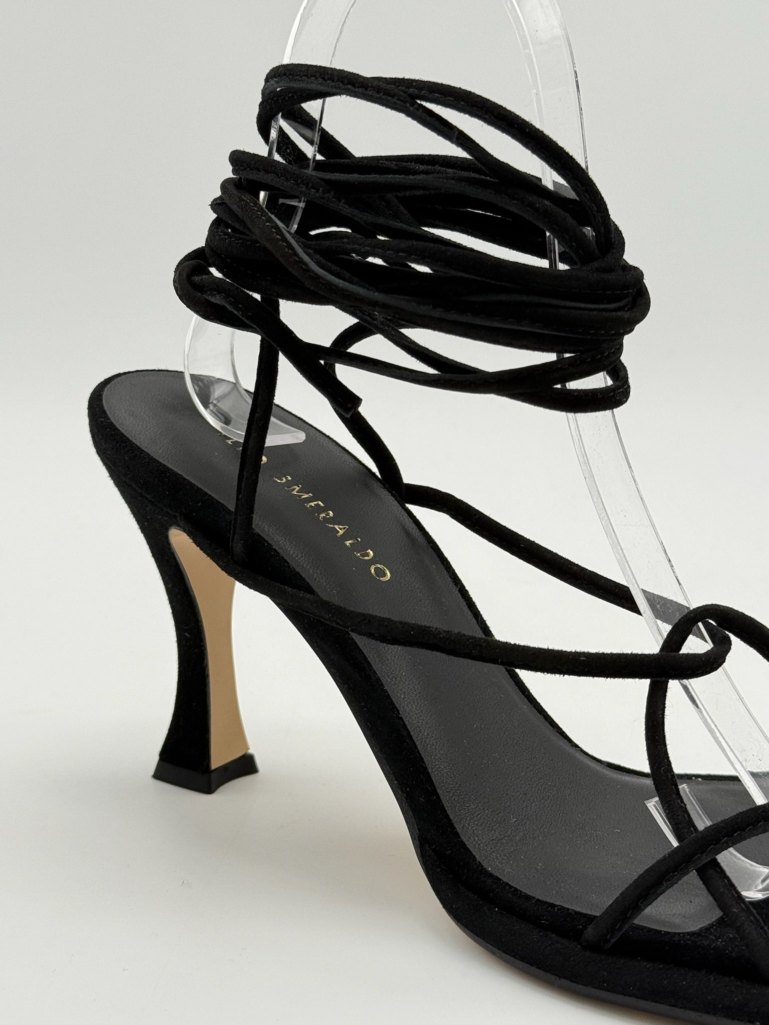 Sandali neri in suede con lacci