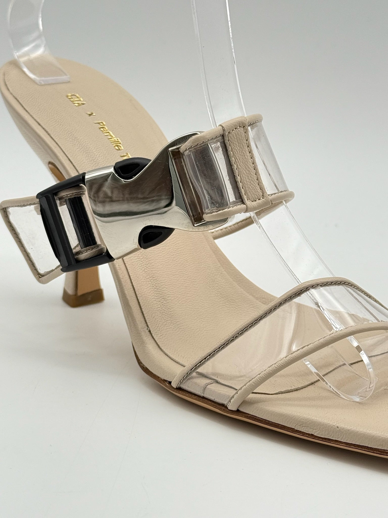 Sandali Beige Con Fibbia Maxi