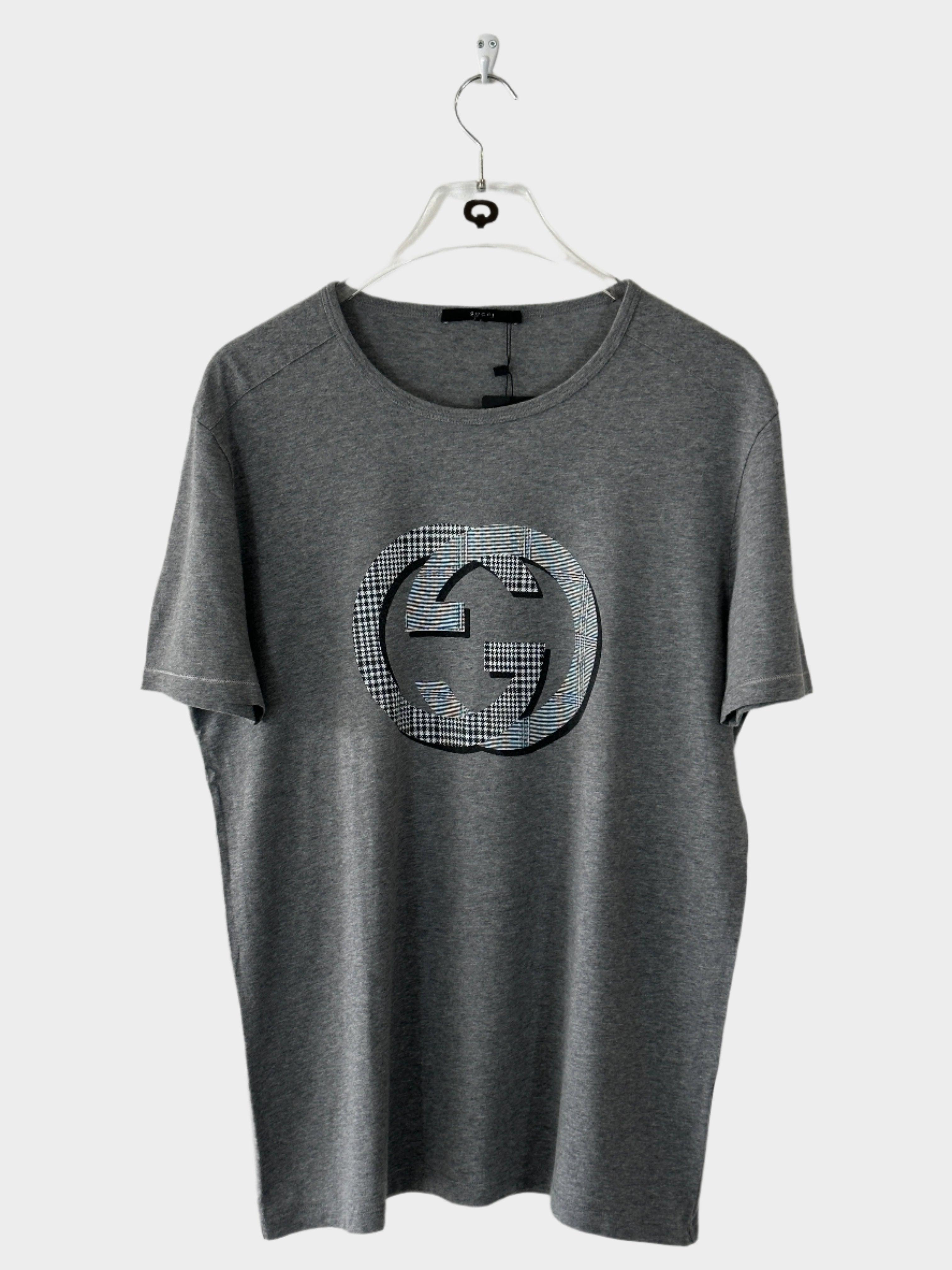 T-shirt logo