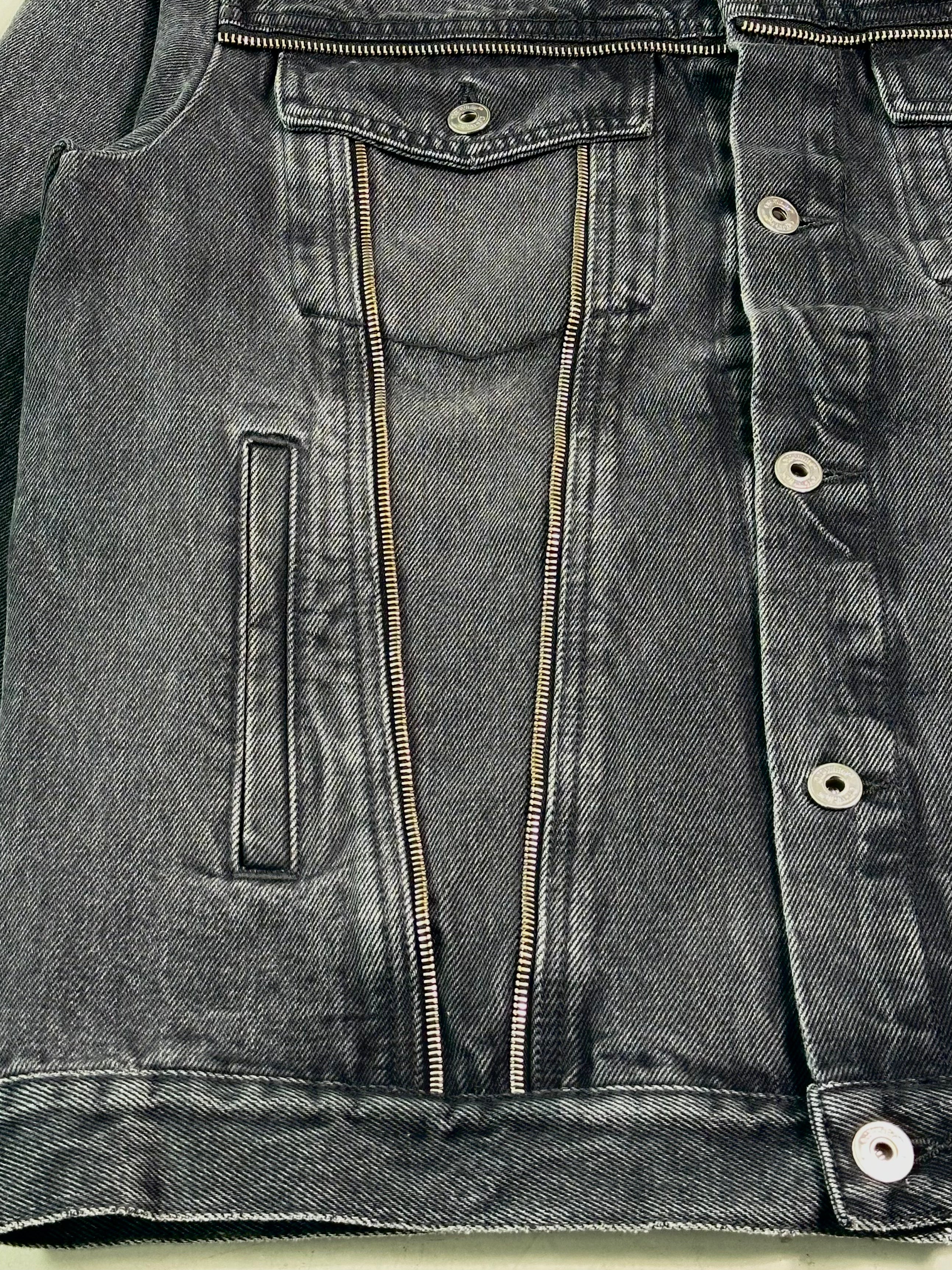Zipped Denim Jacket