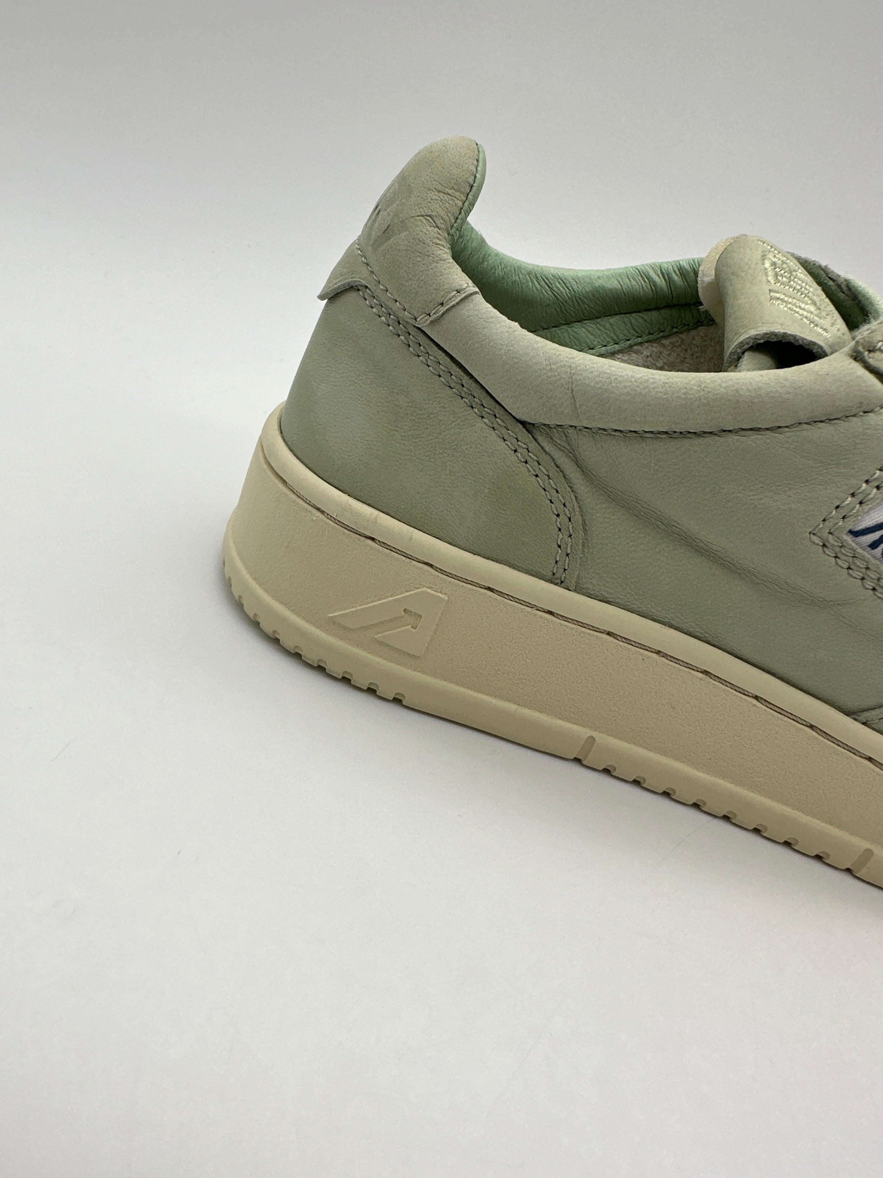 Low Sneakers