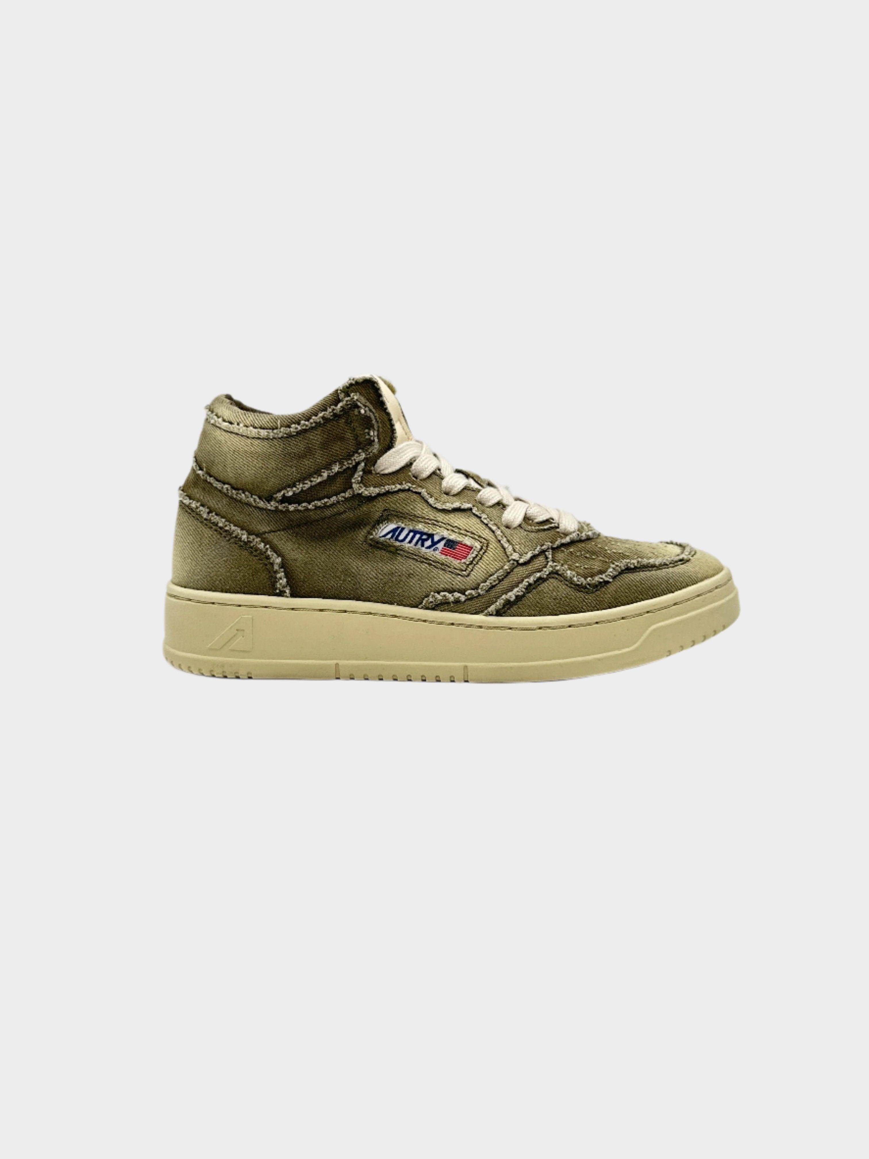 Mid Sneakers