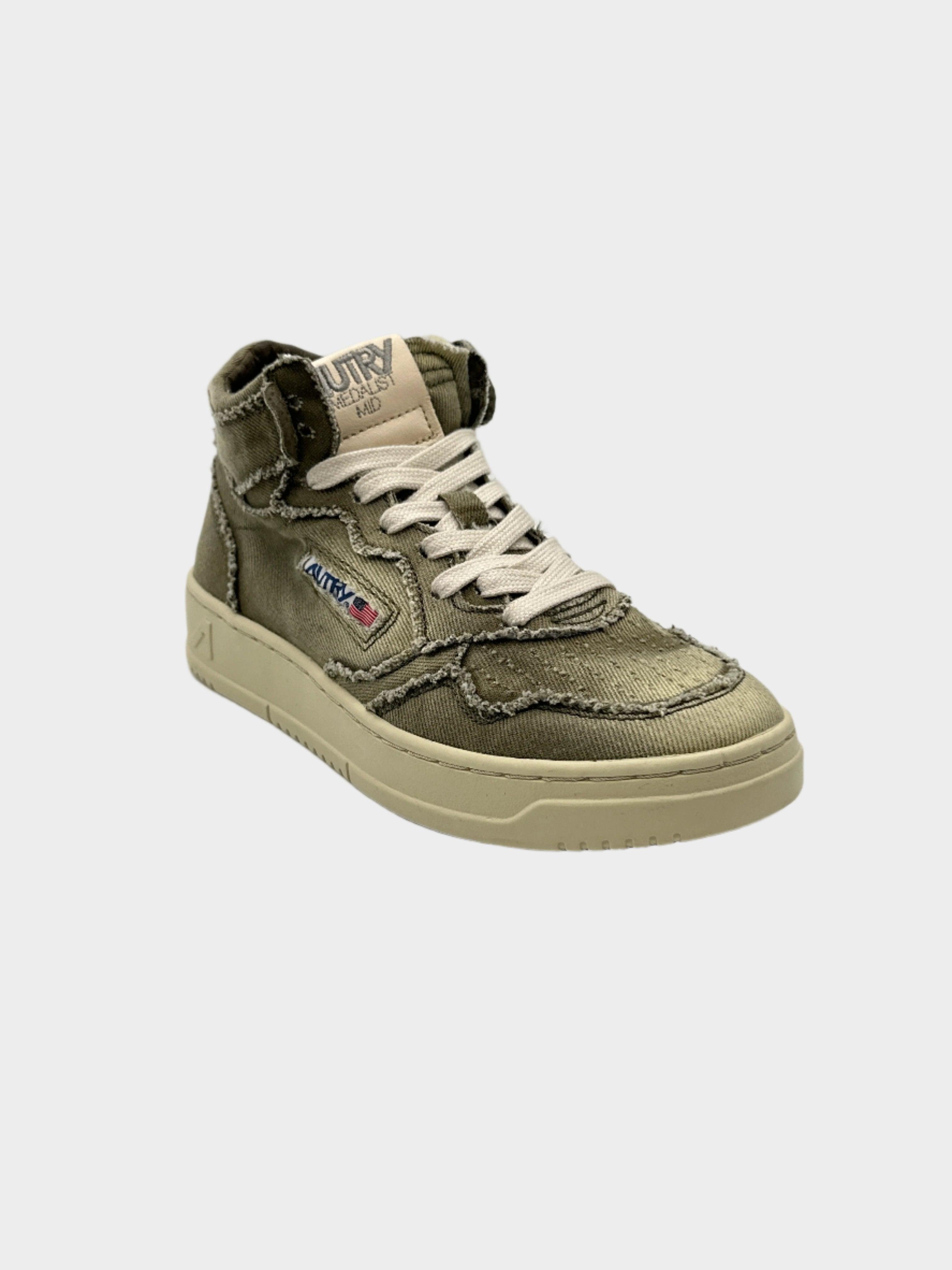 Mid Sneakers